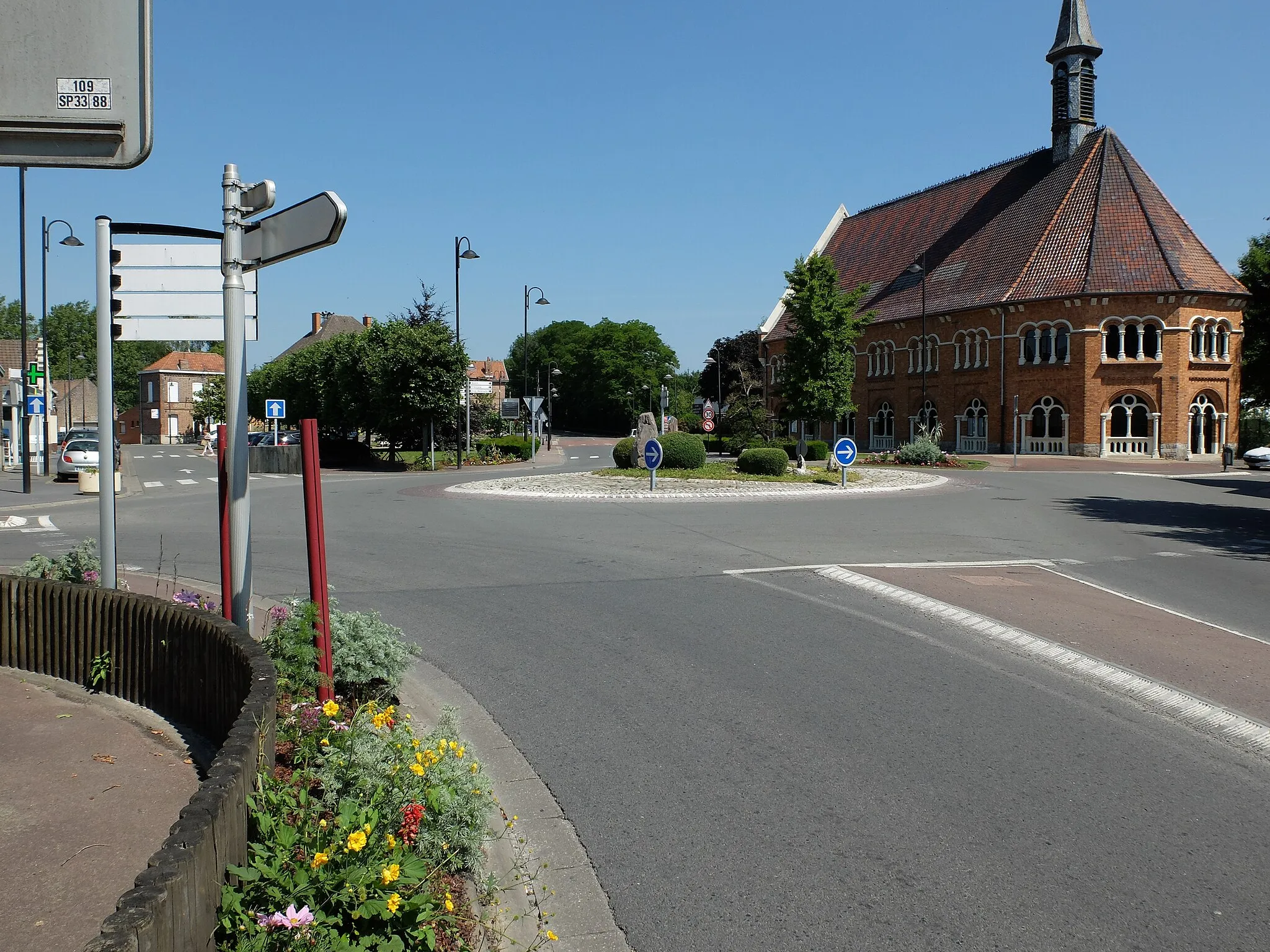 Photo showing: Vue du centre de Courchelettes.