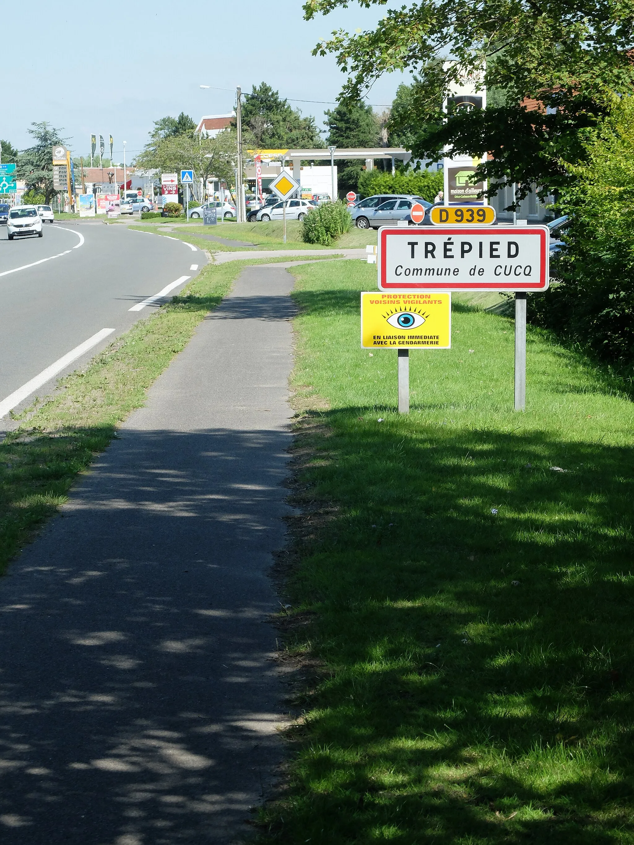 Photo showing: Vue d'une entrée du hameau de Trépied à Cucq.
