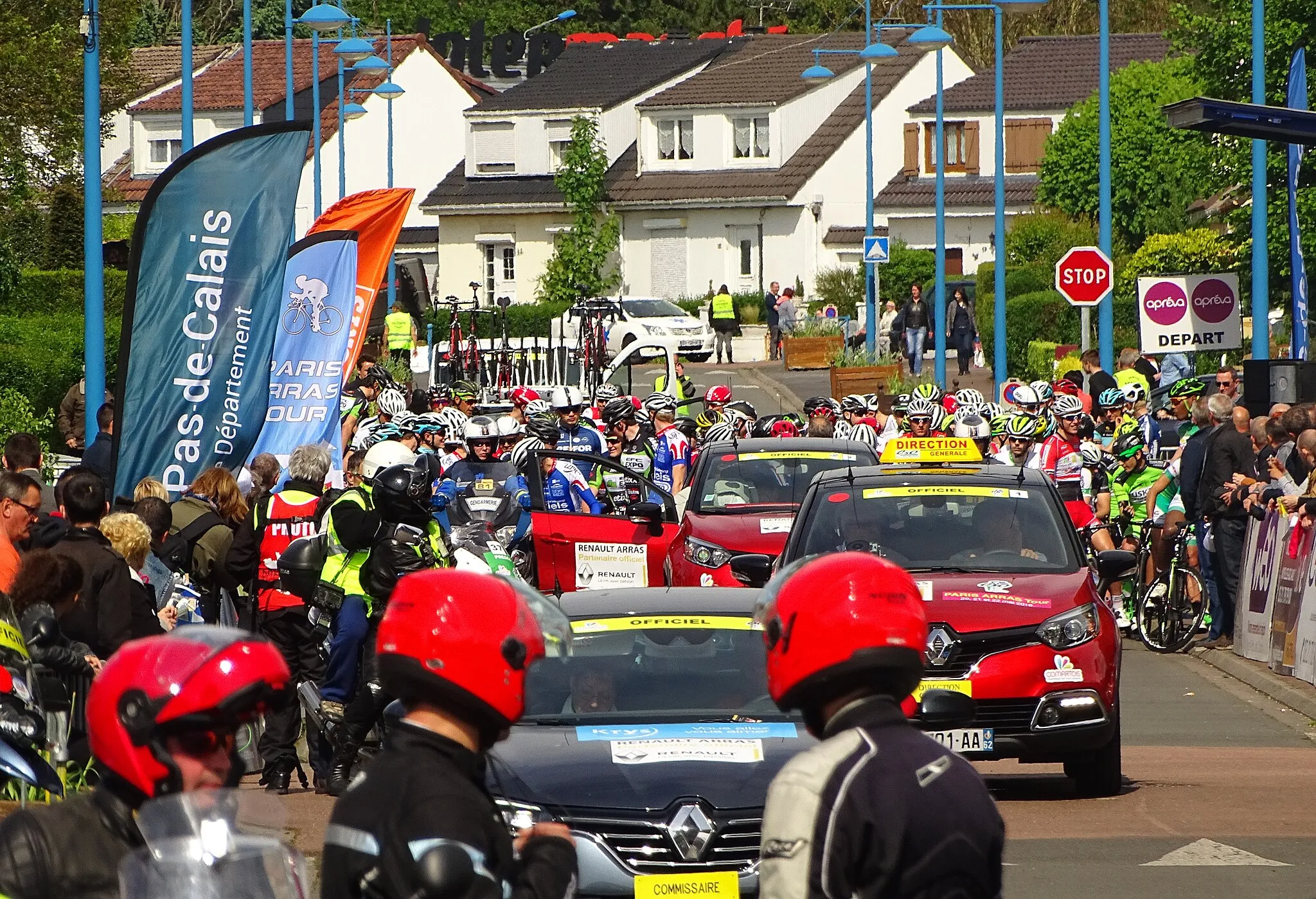 Photo showing: Reportage réalisé le vendredi 20 mai 2016 à l'occasion du départ de la première étape du Paris-Arras Tour 2016 à Douchy-les-Mines, Nord, Nord-Pas-de-Calais-Picardie, France.