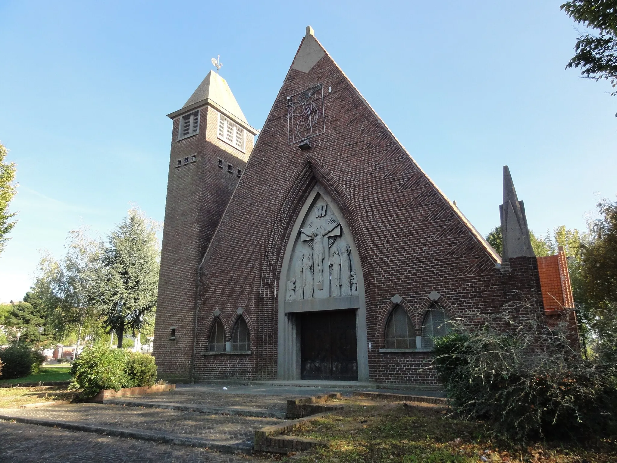 Photo showing: Église Sainte-Barbe des cités de la Fosse n° 1 de la Compagnie des mines de Drocourt, Drocourt, Pas-de-Calais, Nord-Pas-de-Calais, France.