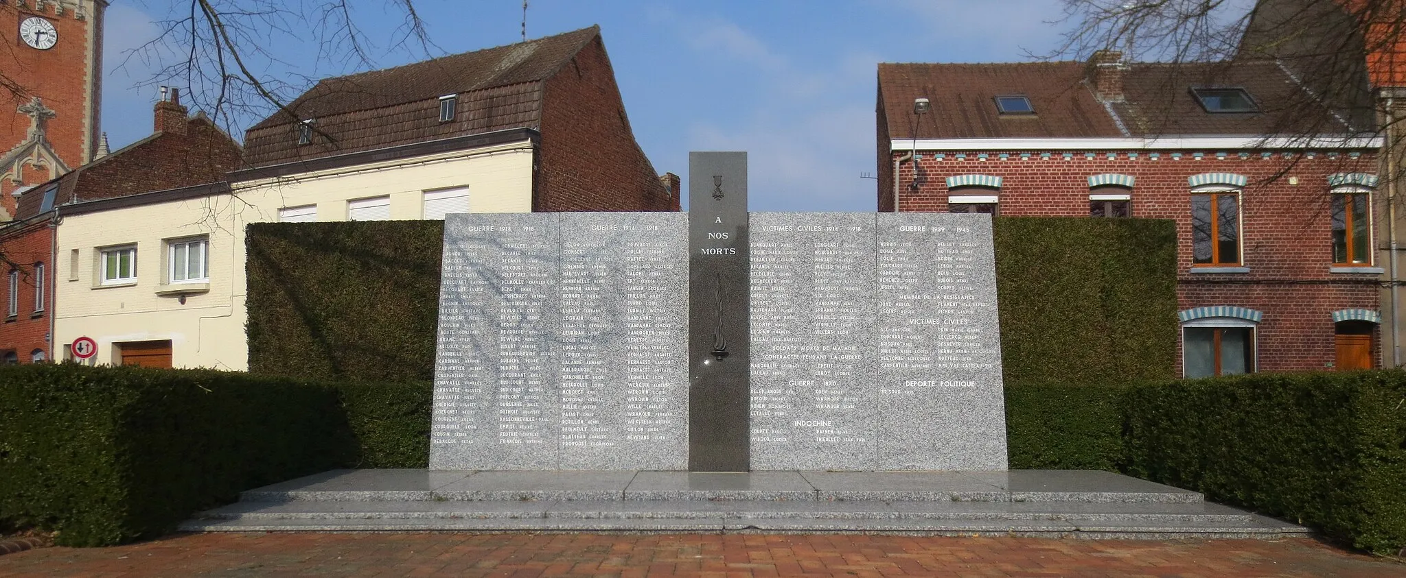 Photo showing: Le monument aux morts d'Erquinghem-Lys.