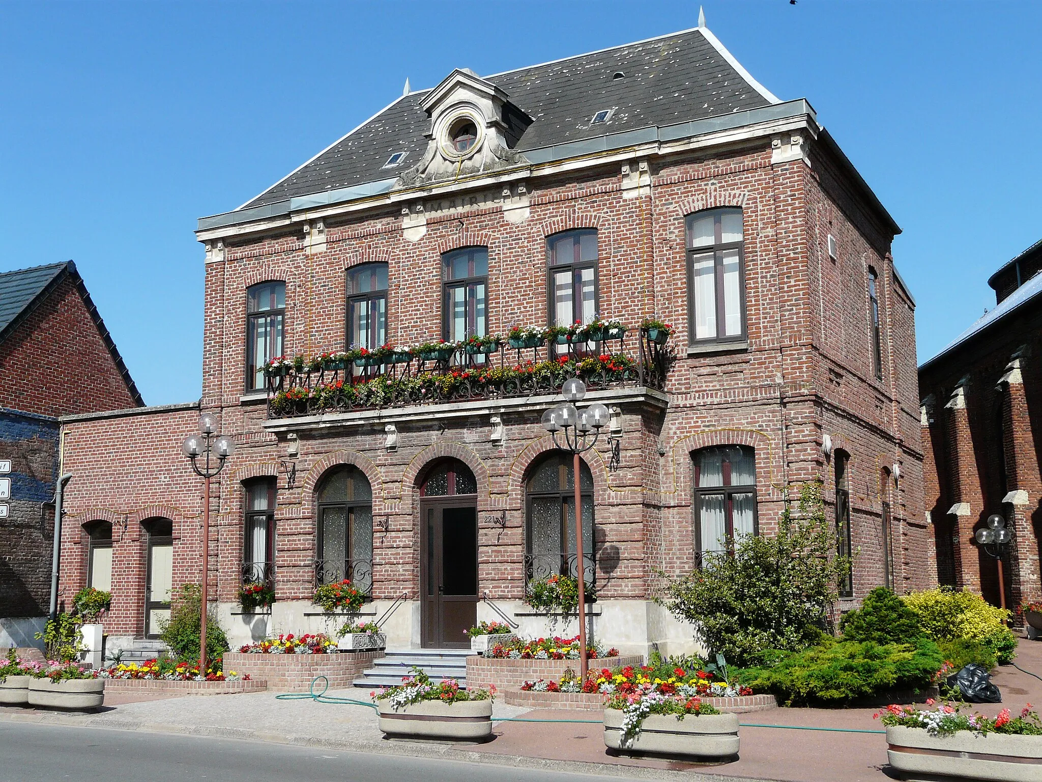 Photo showing: Townhall in Escaudoeuvres, Nord, France