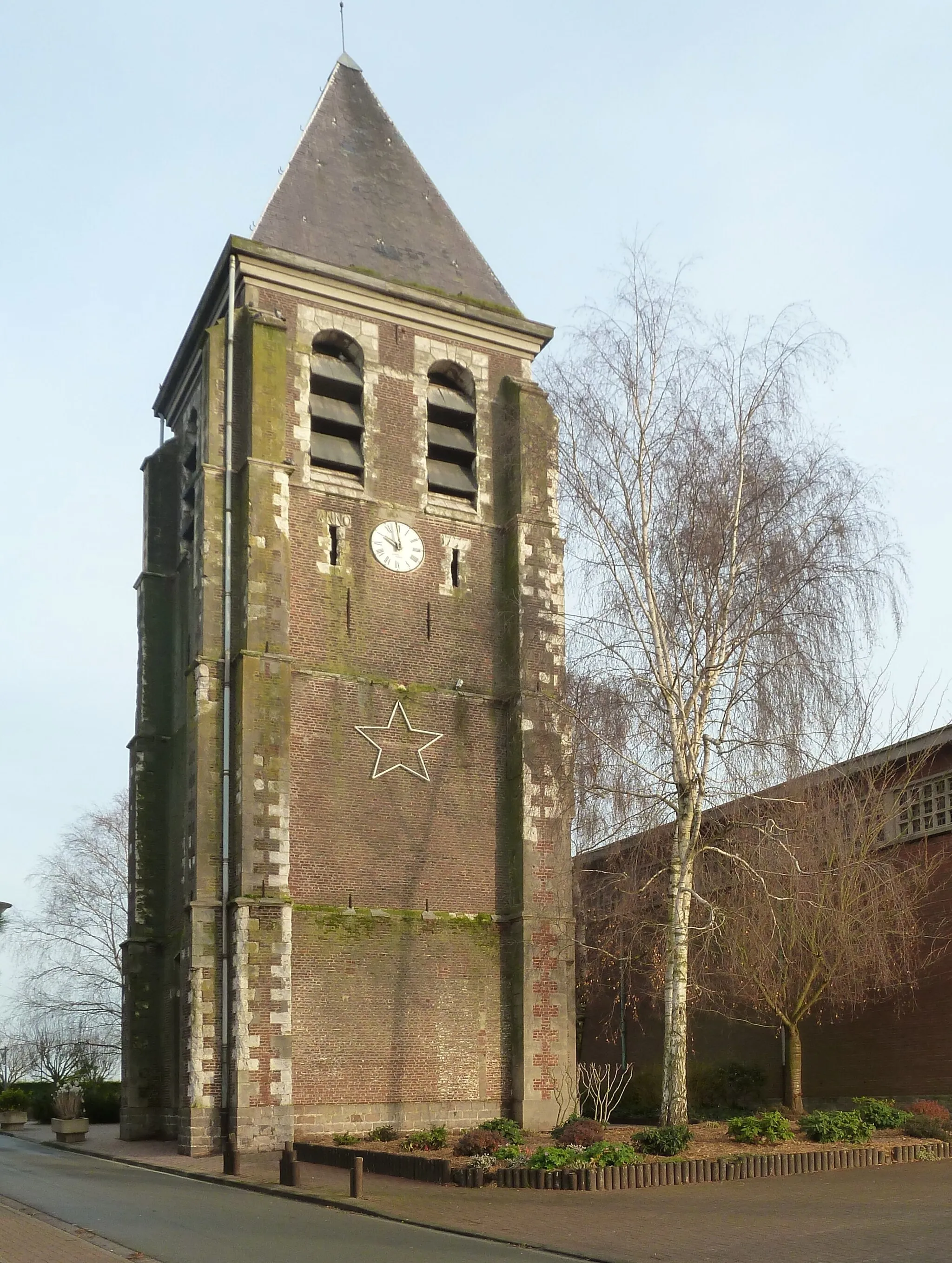 Photo showing: South end & spire of  Saint-Martin church of Fretin, Nord, France.