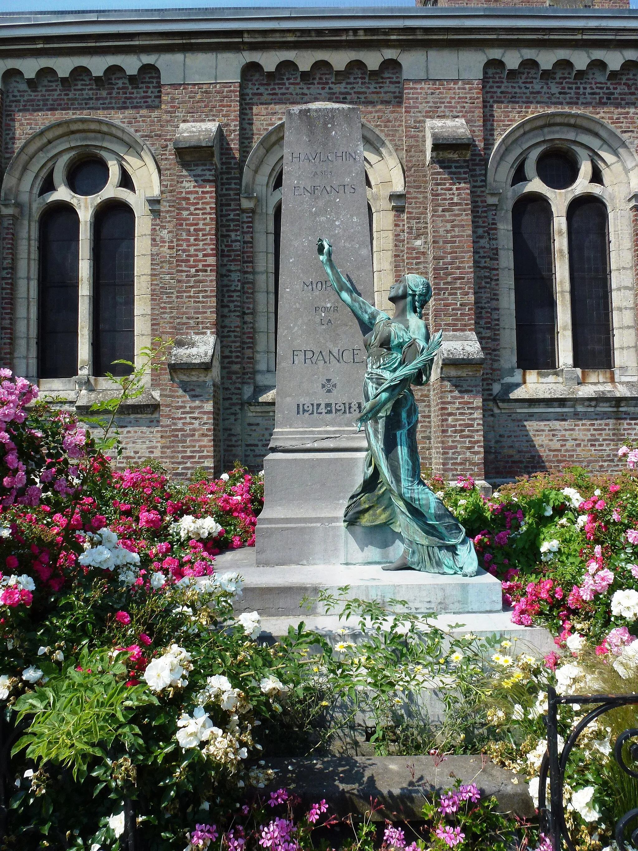 Photo showing: Haulchin (Nord, Fr) monument aux morts