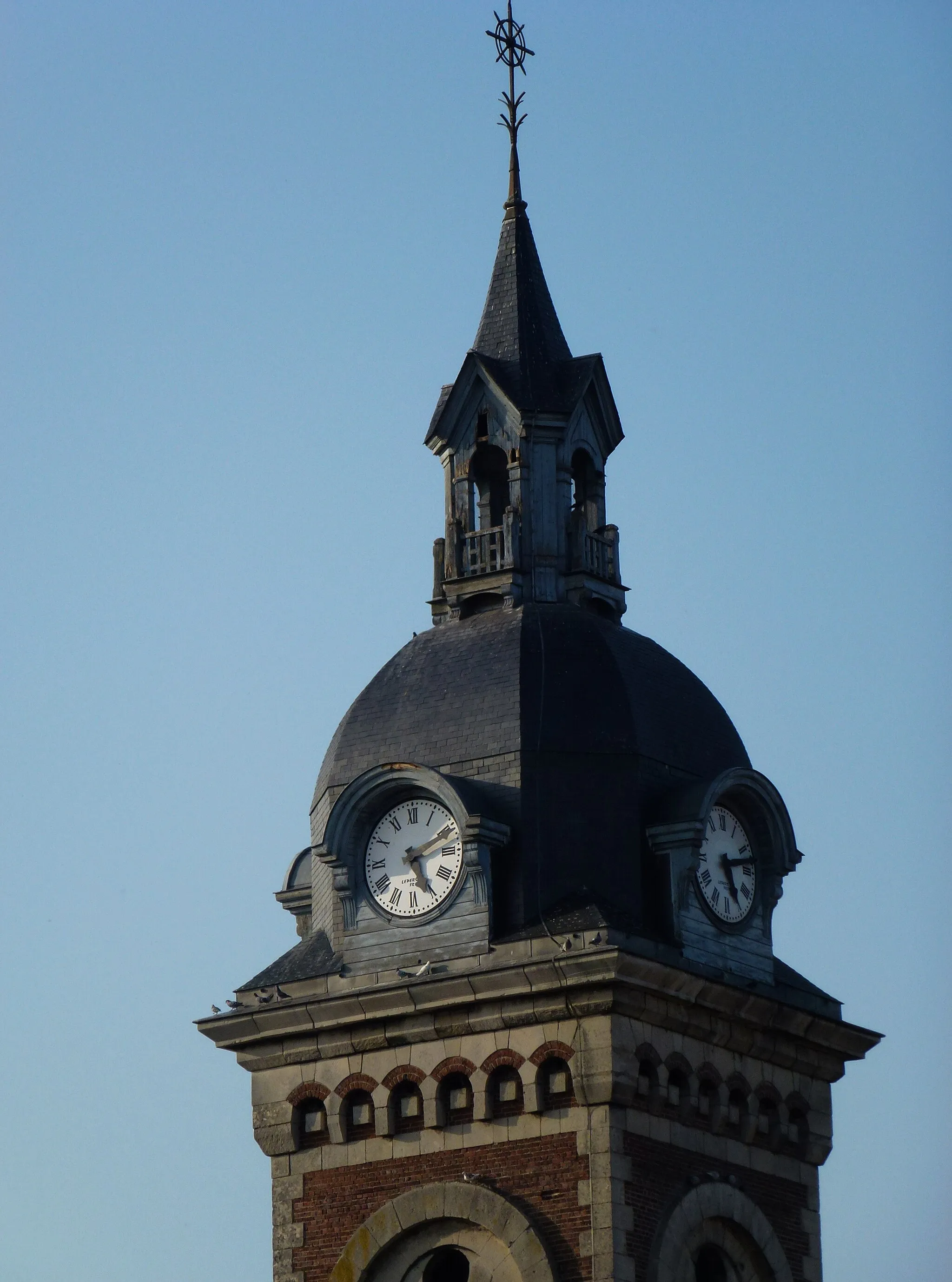 Photo showing: Clocher de l'église Saint-Amand Hergnies à Nord, Nord-Pas-de-Calais.- France.