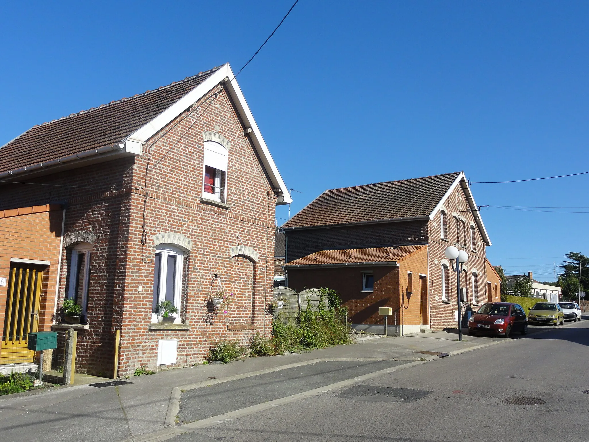 Photo showing: Cité n° 9 de la fosse n° 9 - 9 bis de la Compagnie des mines de Nœux, Barlin, Pas-de-Calais, Nord-Pas-de-Calais, France.