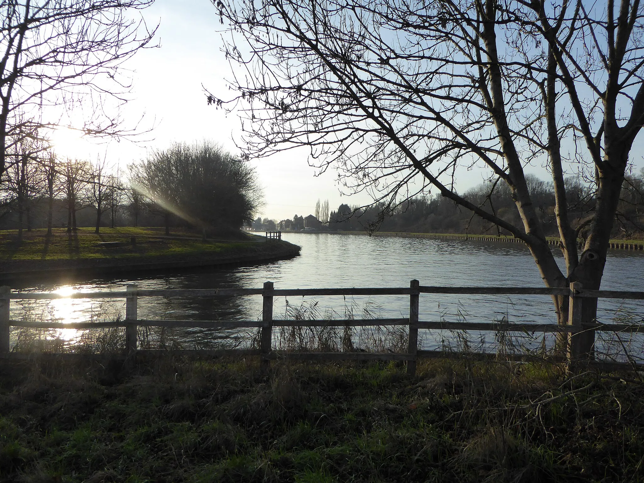 Photo showing: Embranchement du Canal de Seclin à la Deûle Houplin-Ancoisne Nord en Hauts-de-France. France