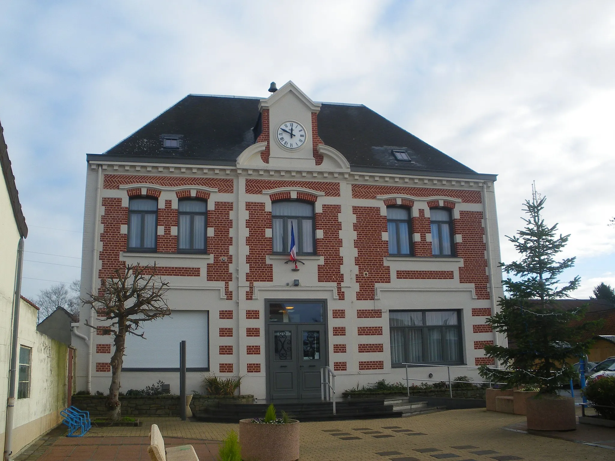 Photo showing: Vue de la mairie de Labourse.