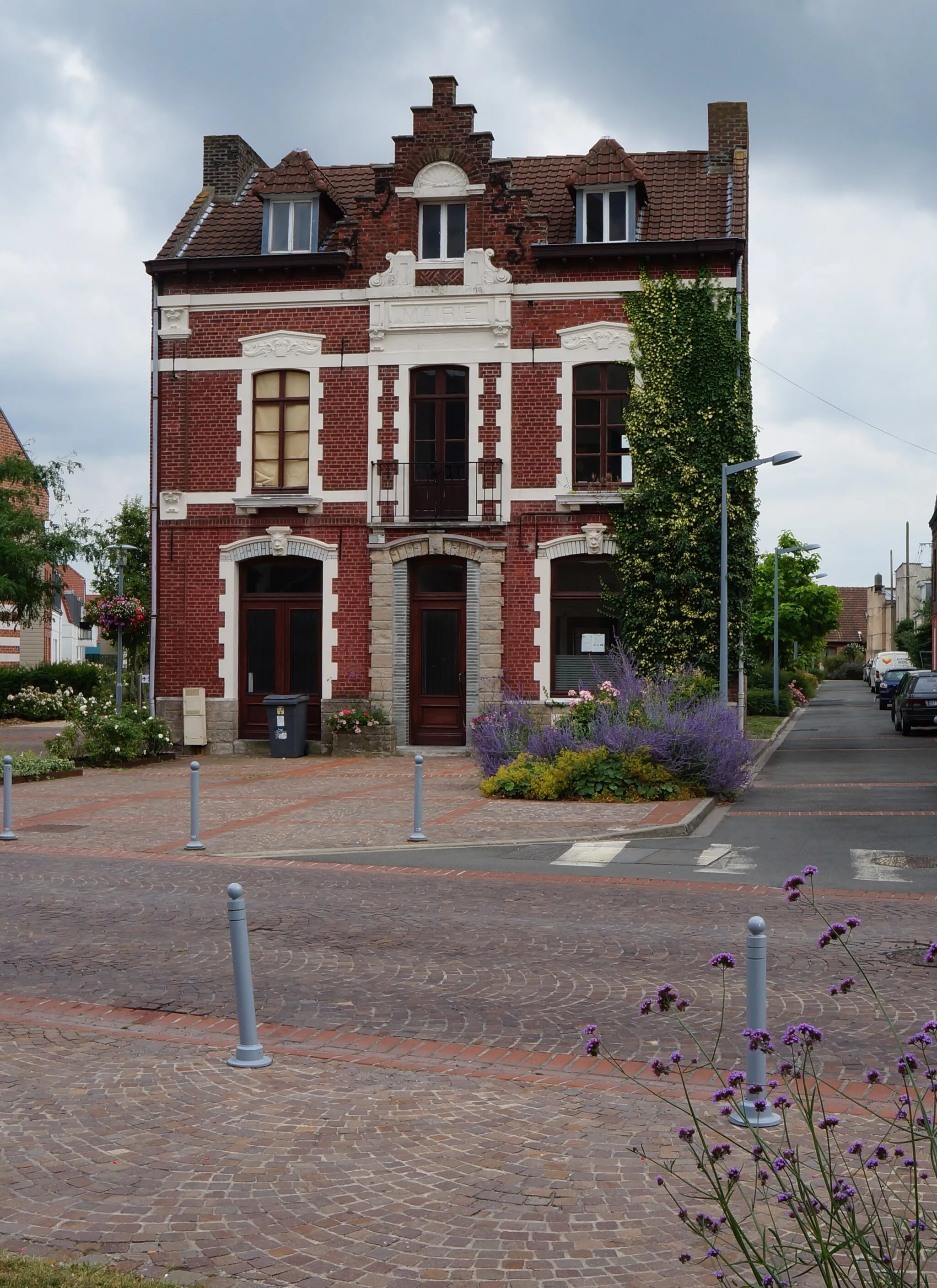 Photo showing: L'ancienne mairie, de Lezennes Nord (département français).