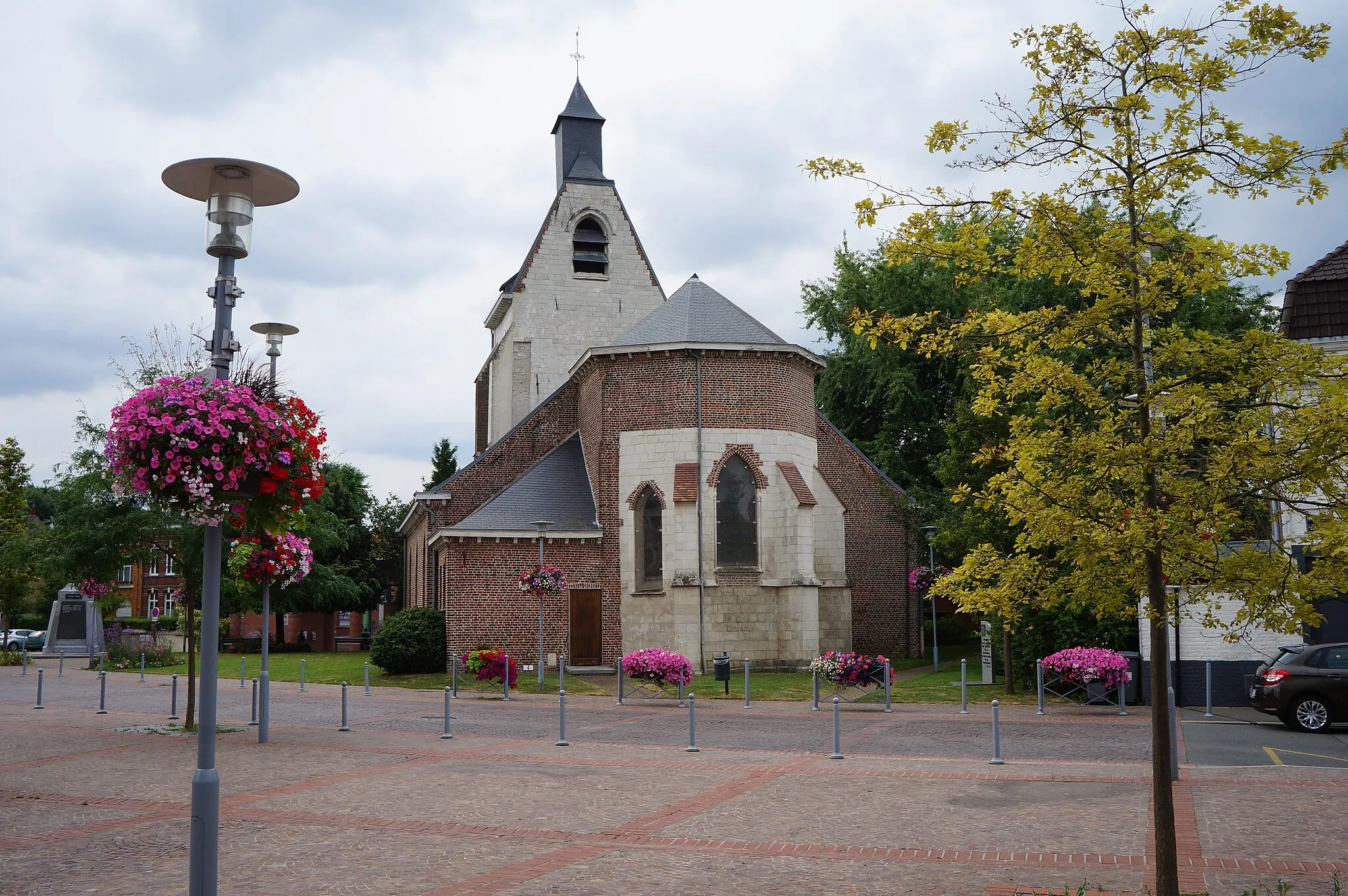 Photo showing: L'église saint Eloi de Lezennes xiie siècle Nord (département français).