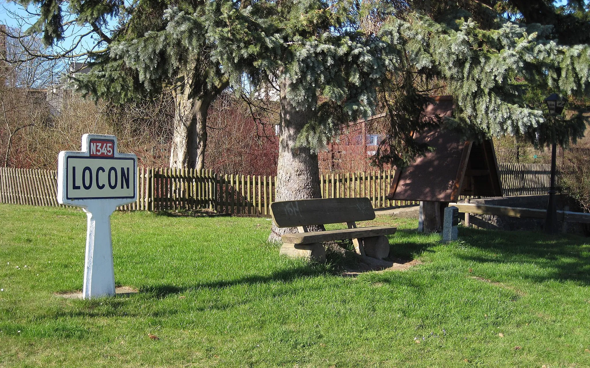 Photo showing: Loconer-Platz in Menden (Sauerland)-Oesbern, Haböcken/Ecke Oberoesbern.