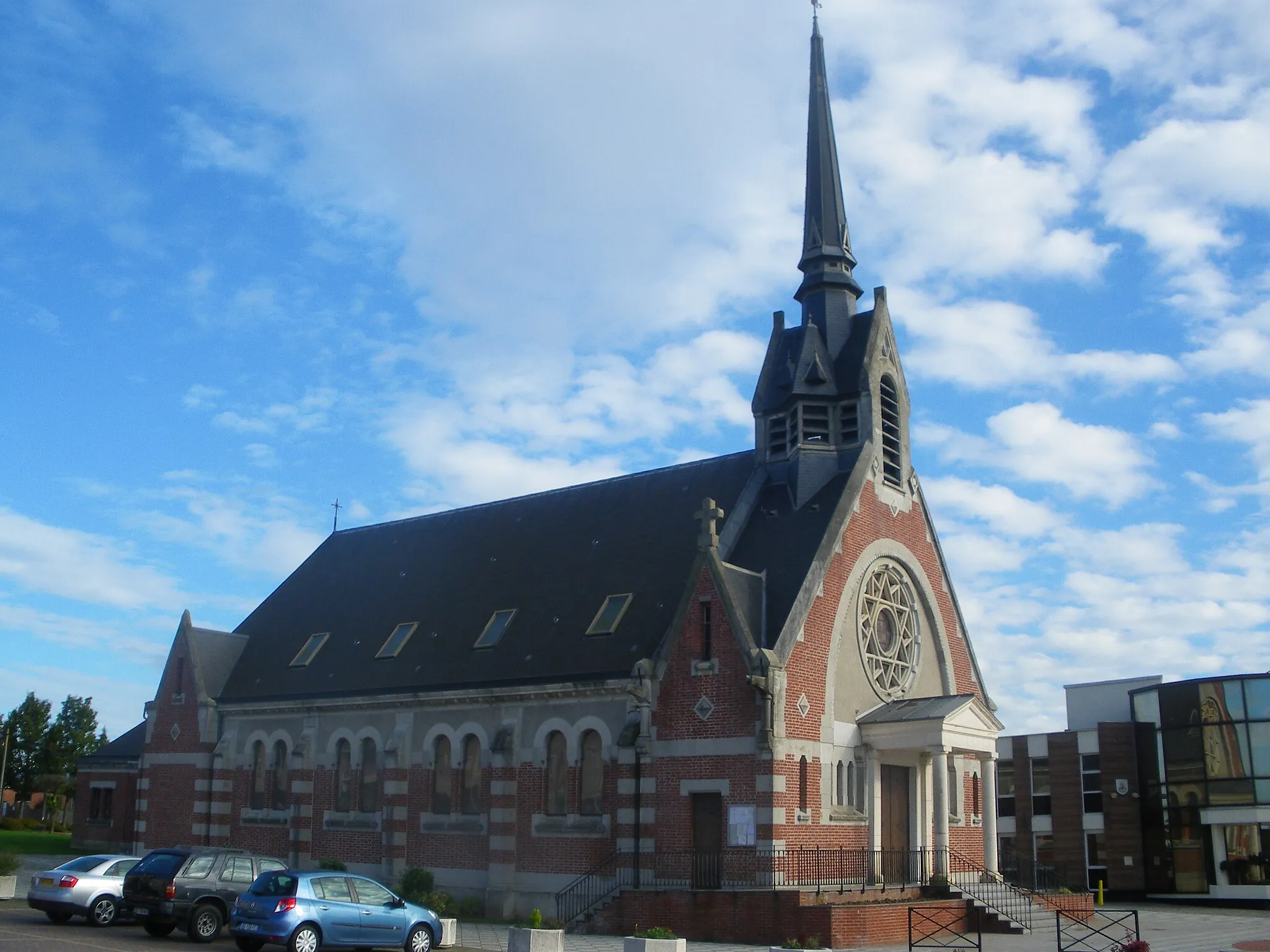 Photo showing: Vue de l'église Saint-Vaast de Loison-sous-Lens.