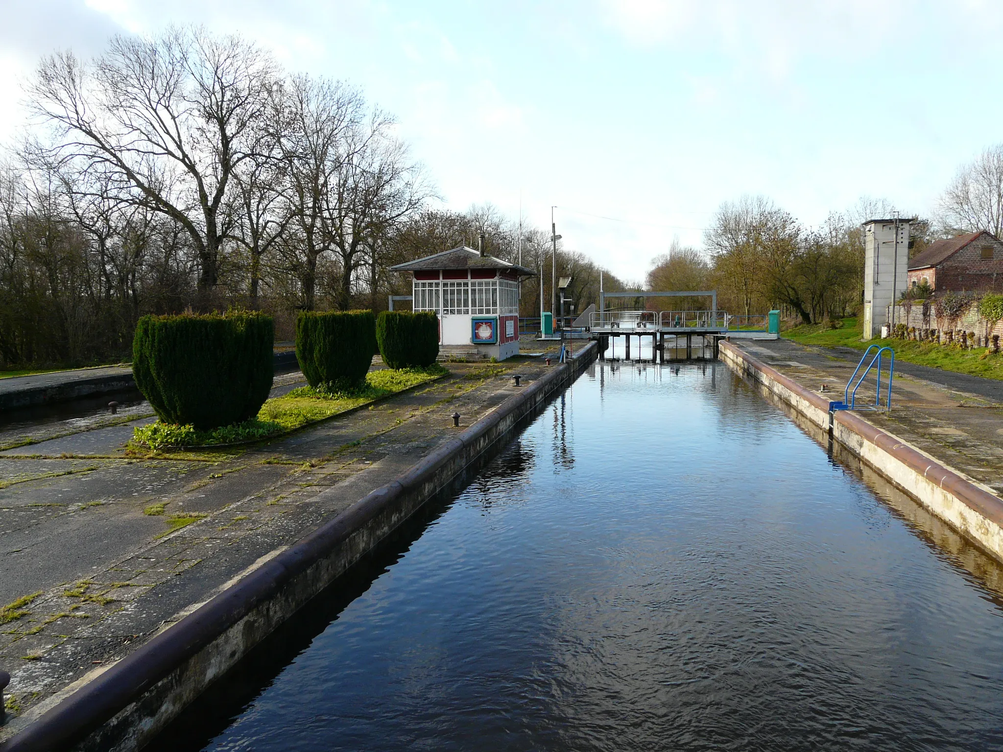 Photo showing: Bracheux locks on canal de Saint-Quentin