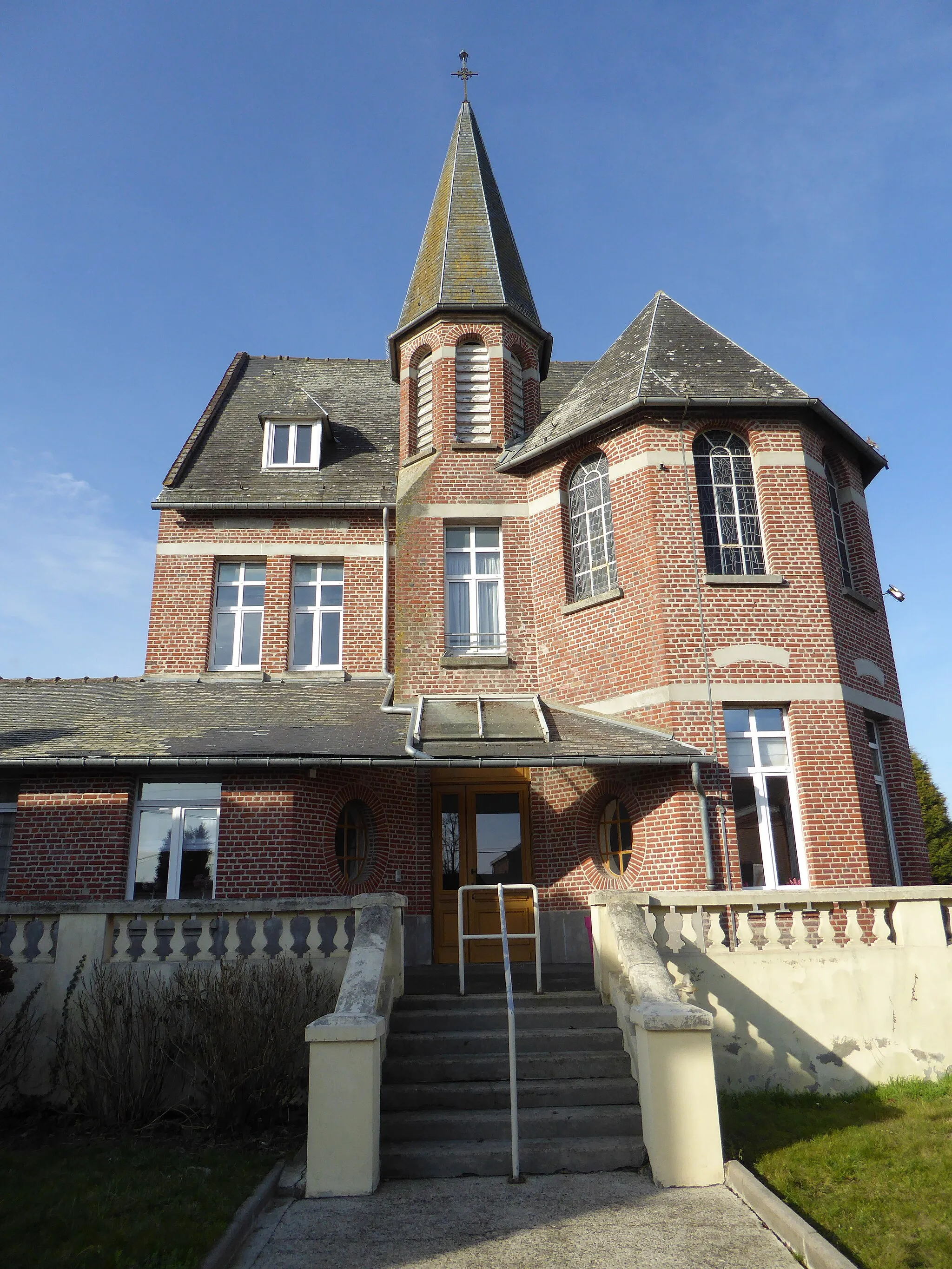 Photo showing: Maison Retraite Sainte Geneviève Marquillies Nord.- France.