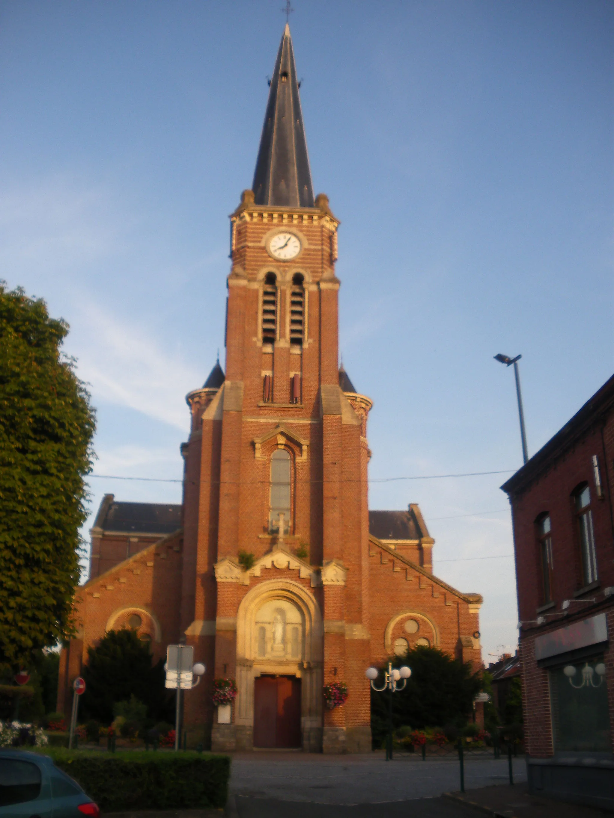 Photo showing: Vue de l'église Saint-Germain de Mouvaux dans le département du Nord.