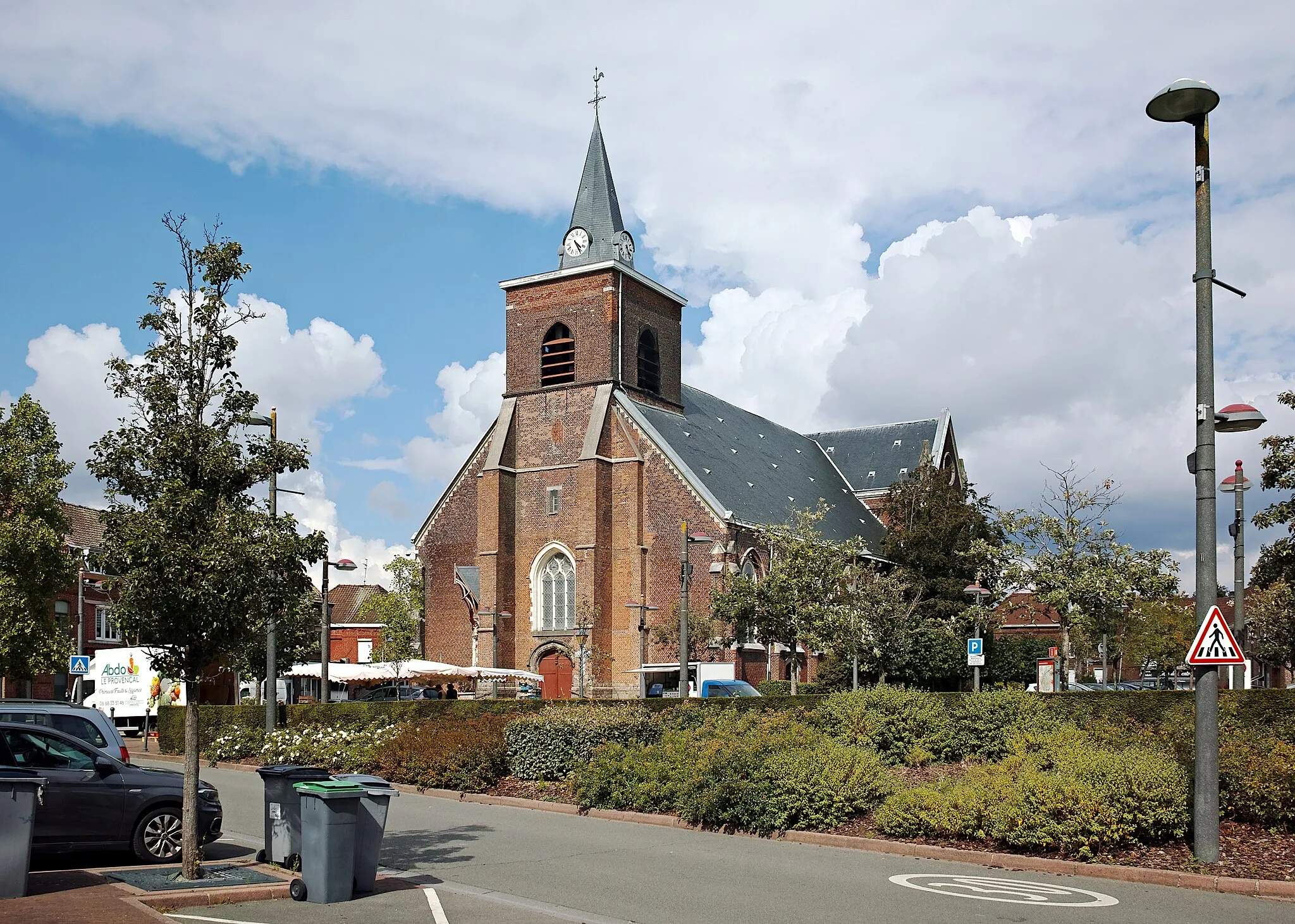 Photo showing: View of Saint-Quirin church, in Neuville-en-Ferrain.