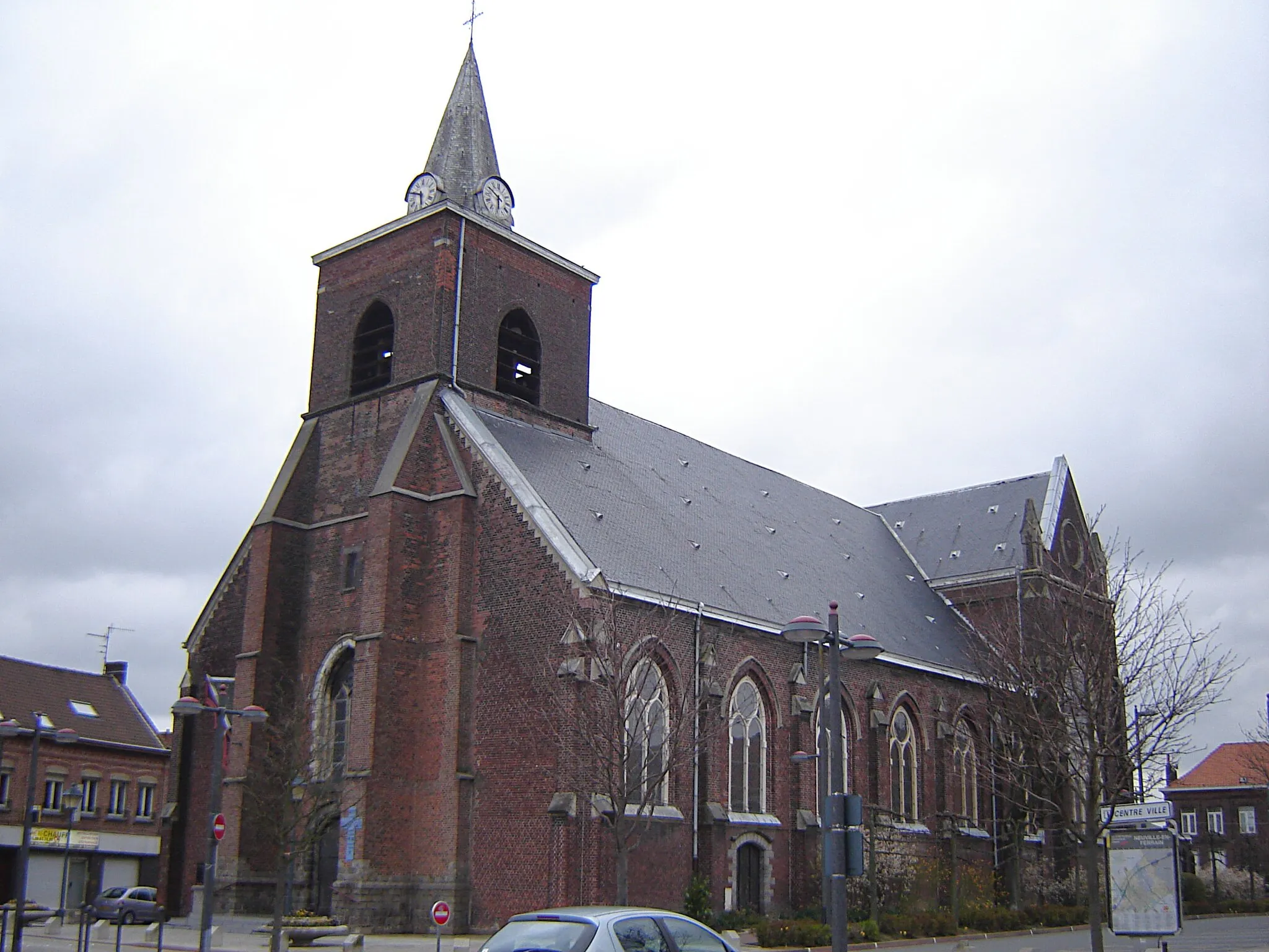 Photo showing: Church of Saint Quirinus in Neuville-en-Ferrain. Neuville-en-Ferrain, Nord, Nord-Pas-de-Calais, France
