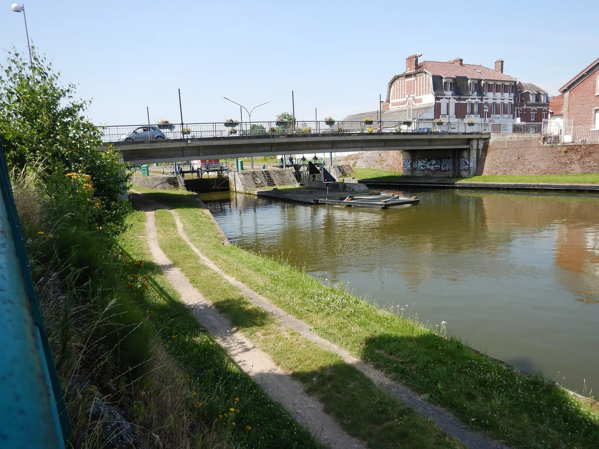 Photo showing: "Selles lock" on the Schelde canal (Escaut), in Cambrai, France