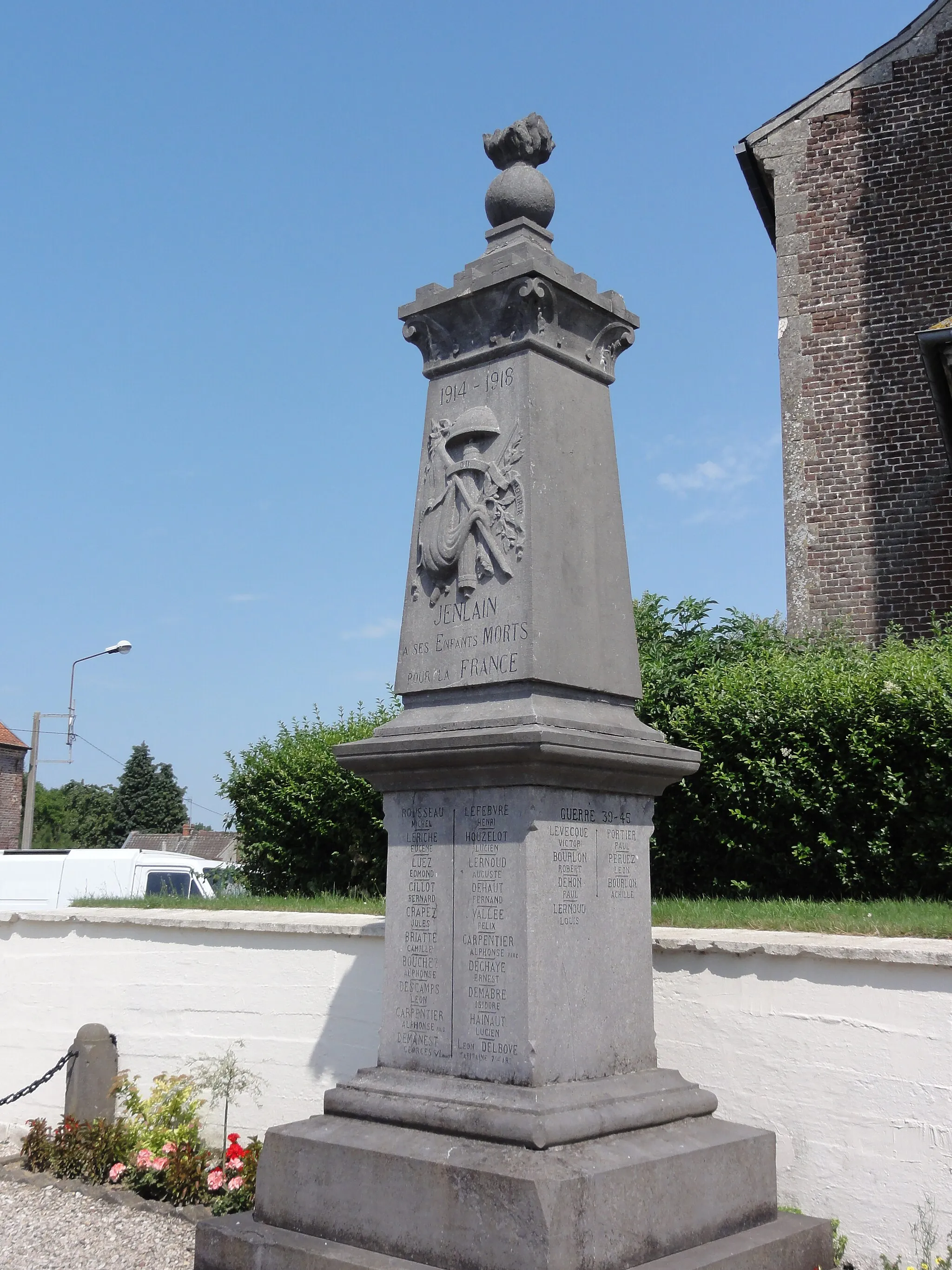 Photo showing: Jenlain (Nord, Fr) monument aux morts