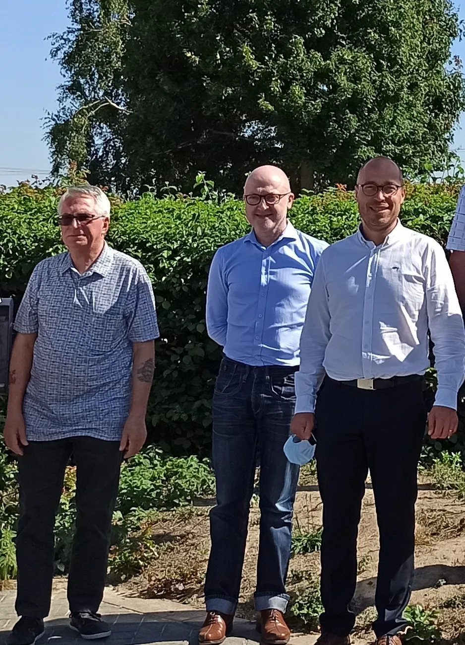 Photo showing: Michel Quiévy, maire de Mortagne-du-Nord et premier vice-président de la CAPH, Régis Roussel, maire d'Émerchicourt, et Aymeric Robin, maire de Raismes et président de la Communauté d'agglomération de la Porte du Hainaut (CAPH) en visite le 29 juillet 2020 à Émerchicourt