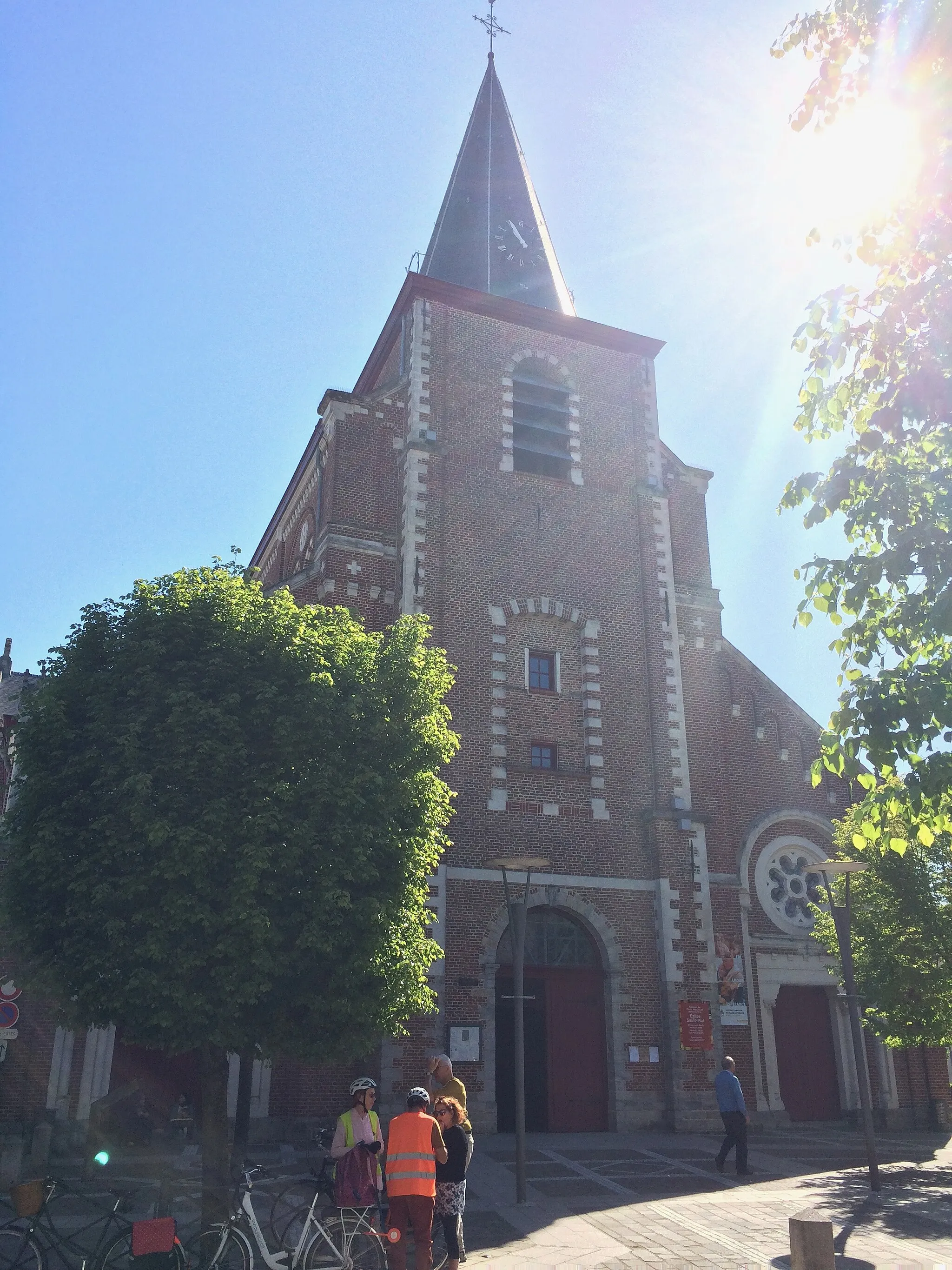 Photo showing: Façade de l'église St Piat