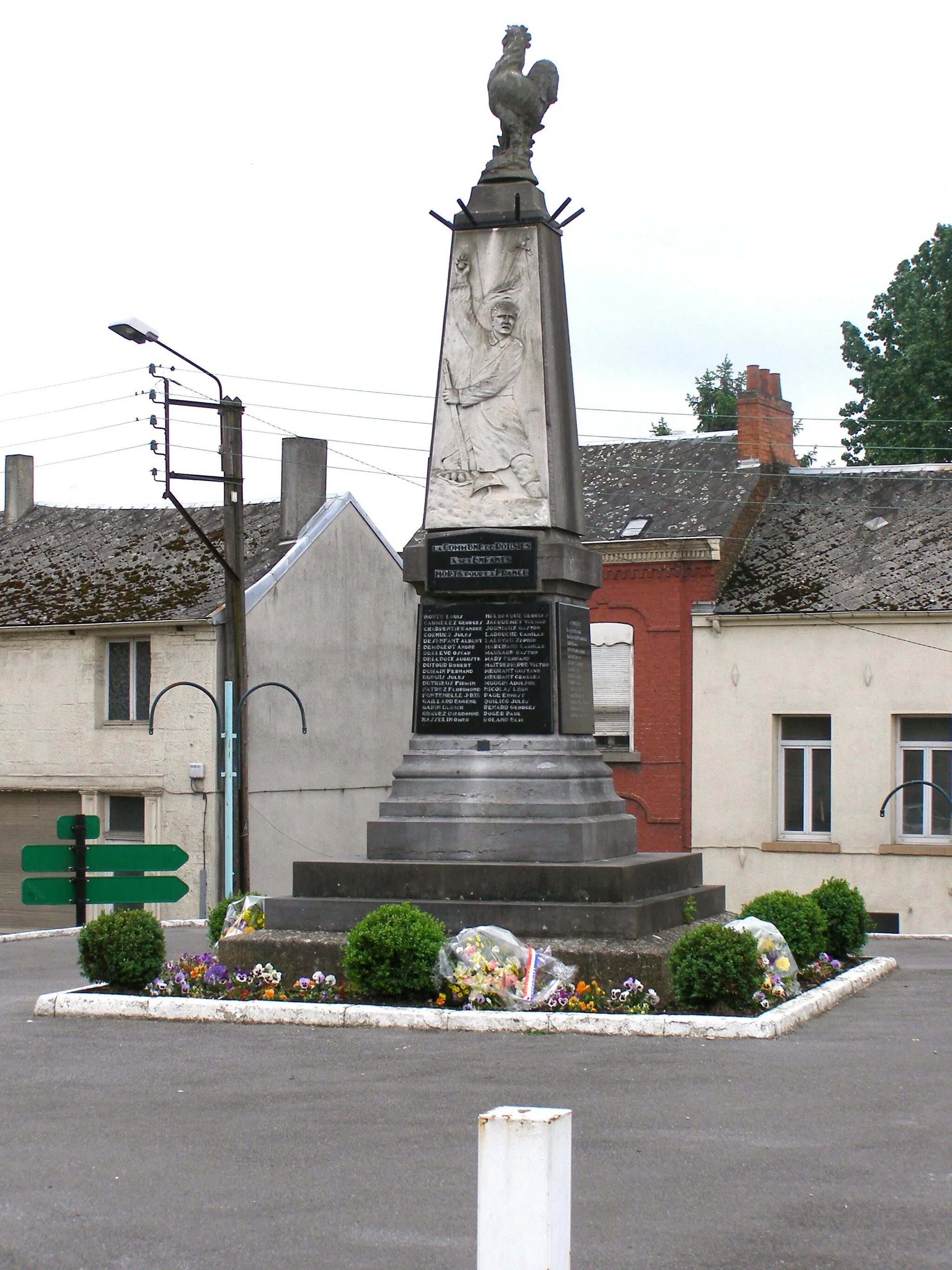 Photo showing: Monument aux morts.