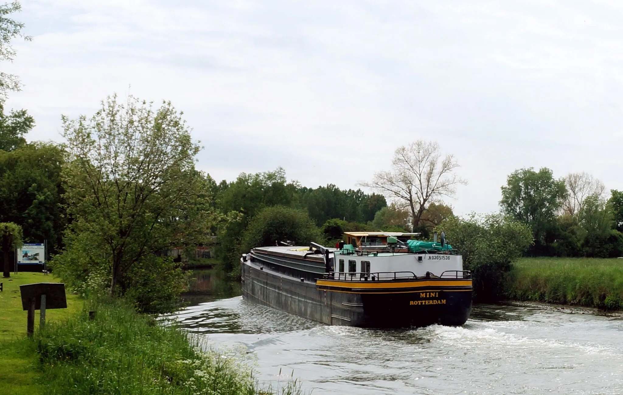 Photo showing: Mini - GMS (Barge) - ENI 03051536 on the Lys River in Sailly-sur-la-Lys