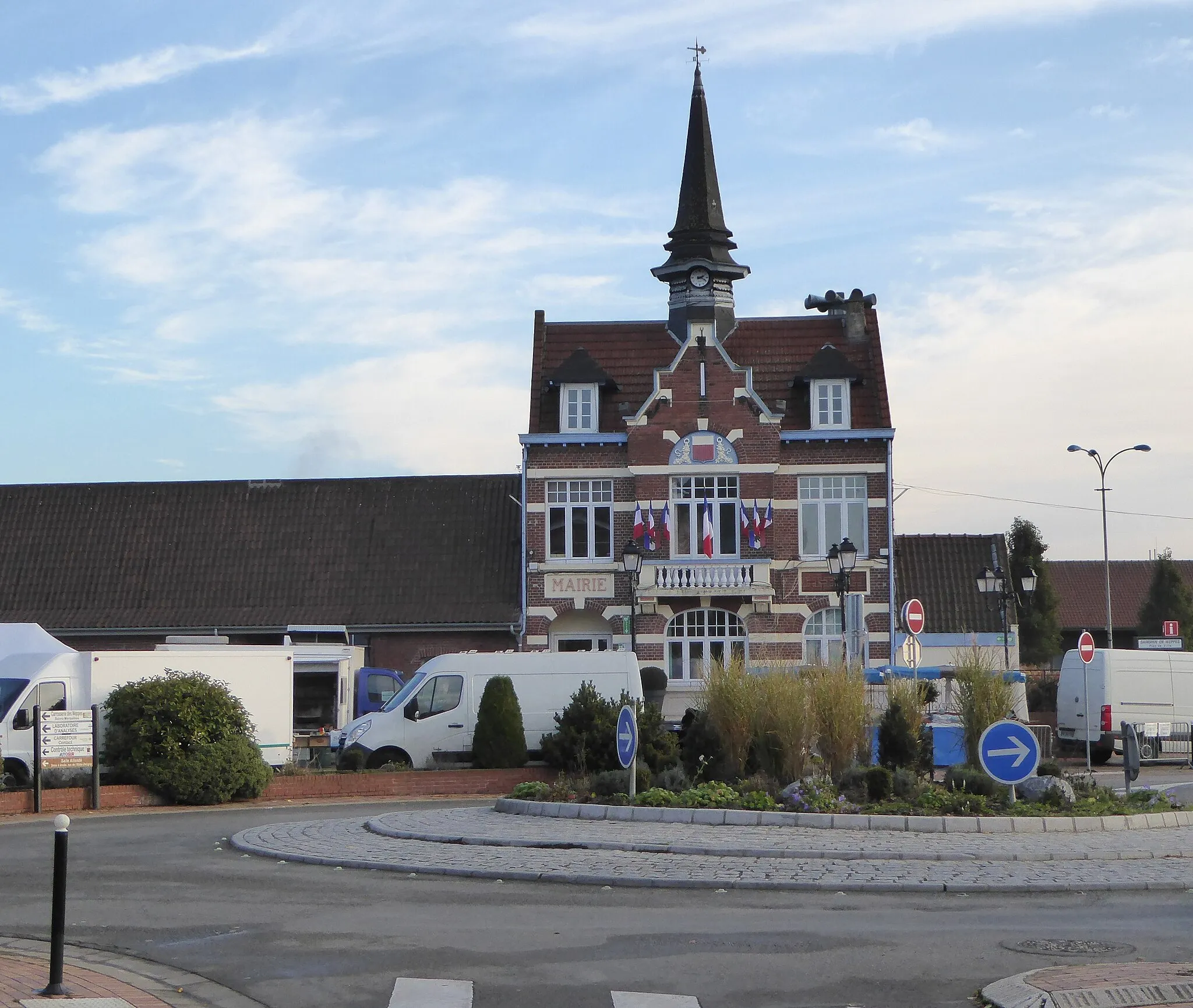 Photo showing: La mairie de Sainghin-en-Weppes Nord France.