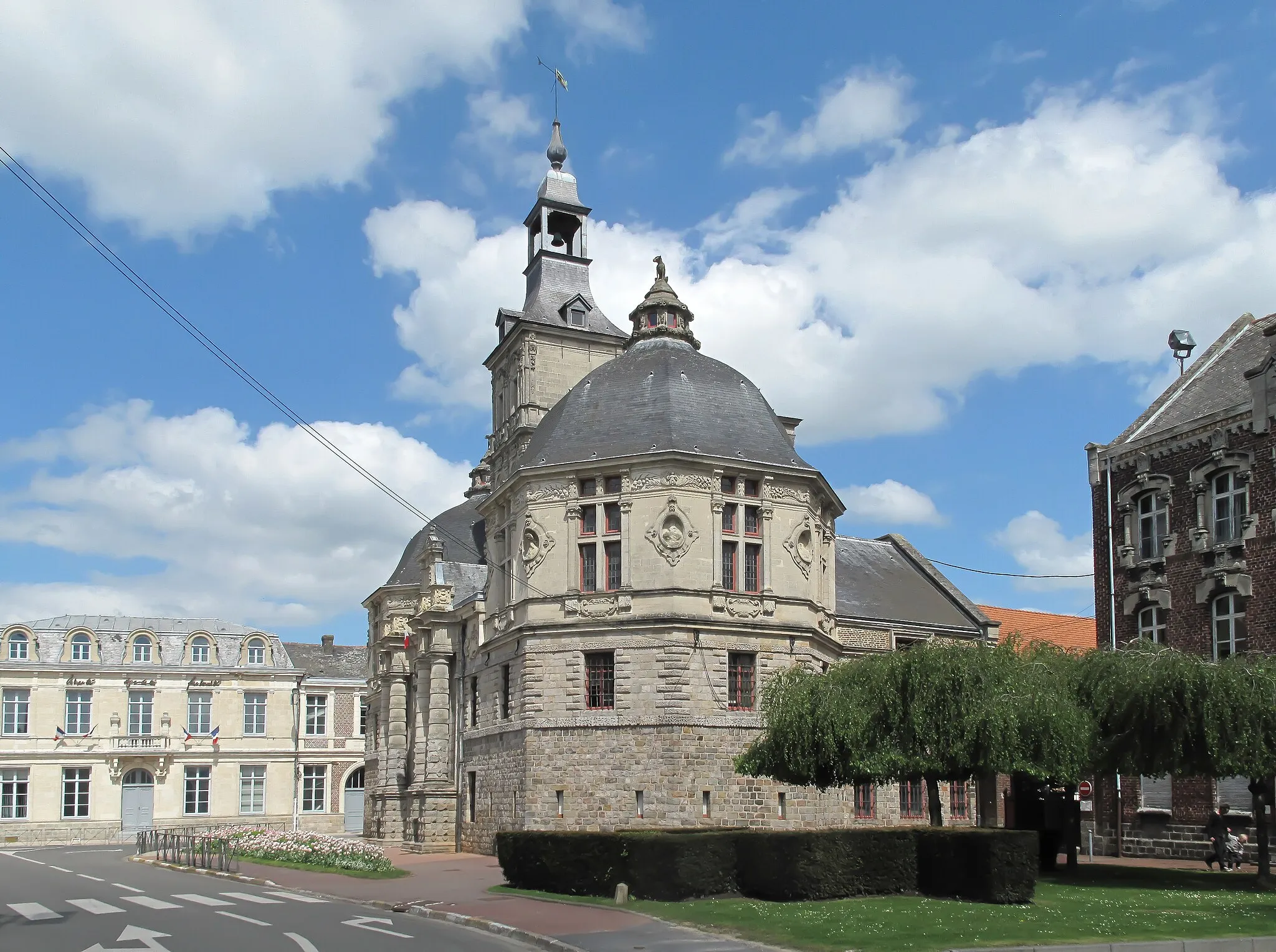 Photo showing: Saint Amand les Eaux, l'échevinage de l'abbaye