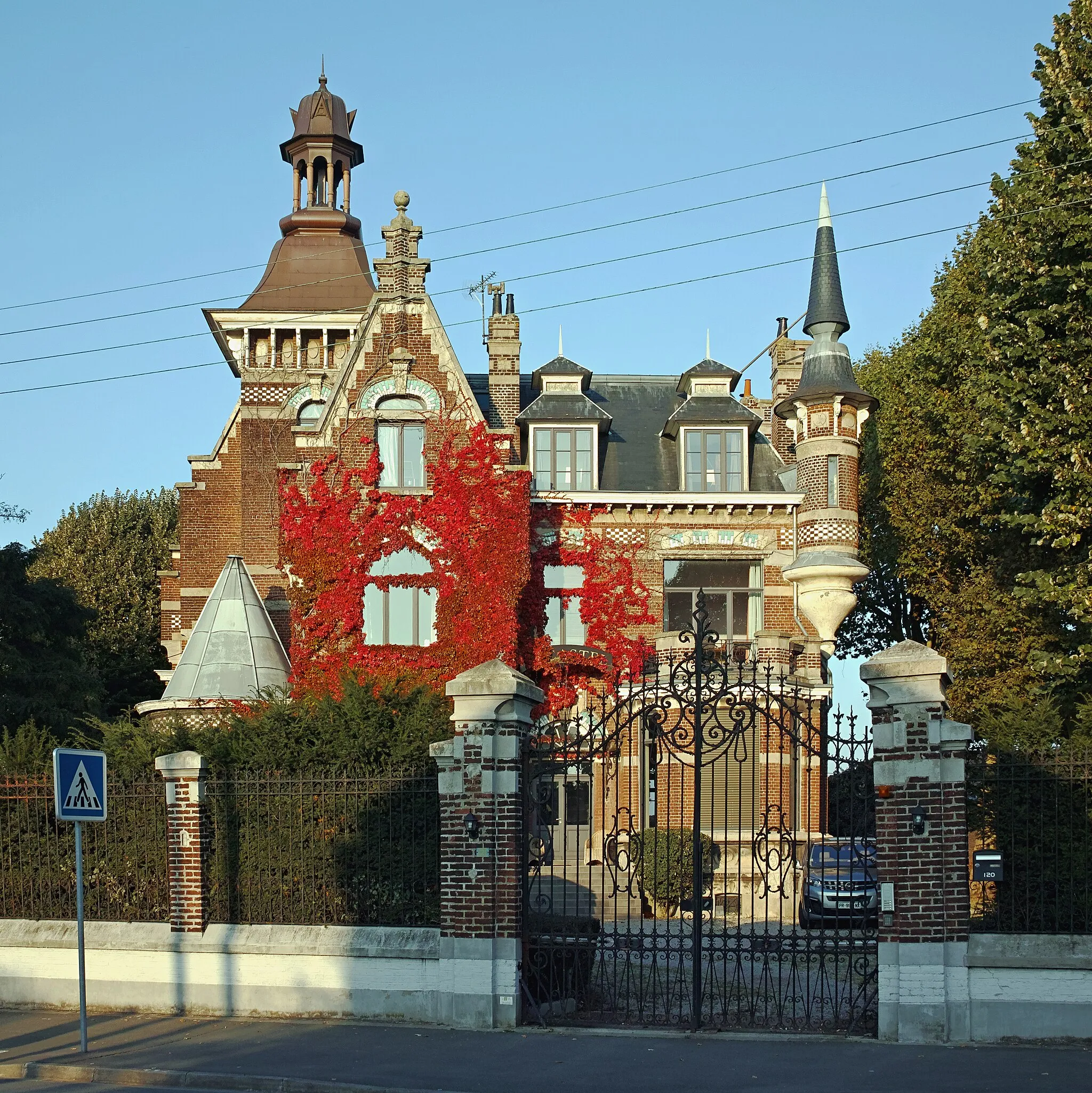 Photo showing: Eclectic mansion, Rue du Général Leclerc 120, Saint-André-lez-Lille.