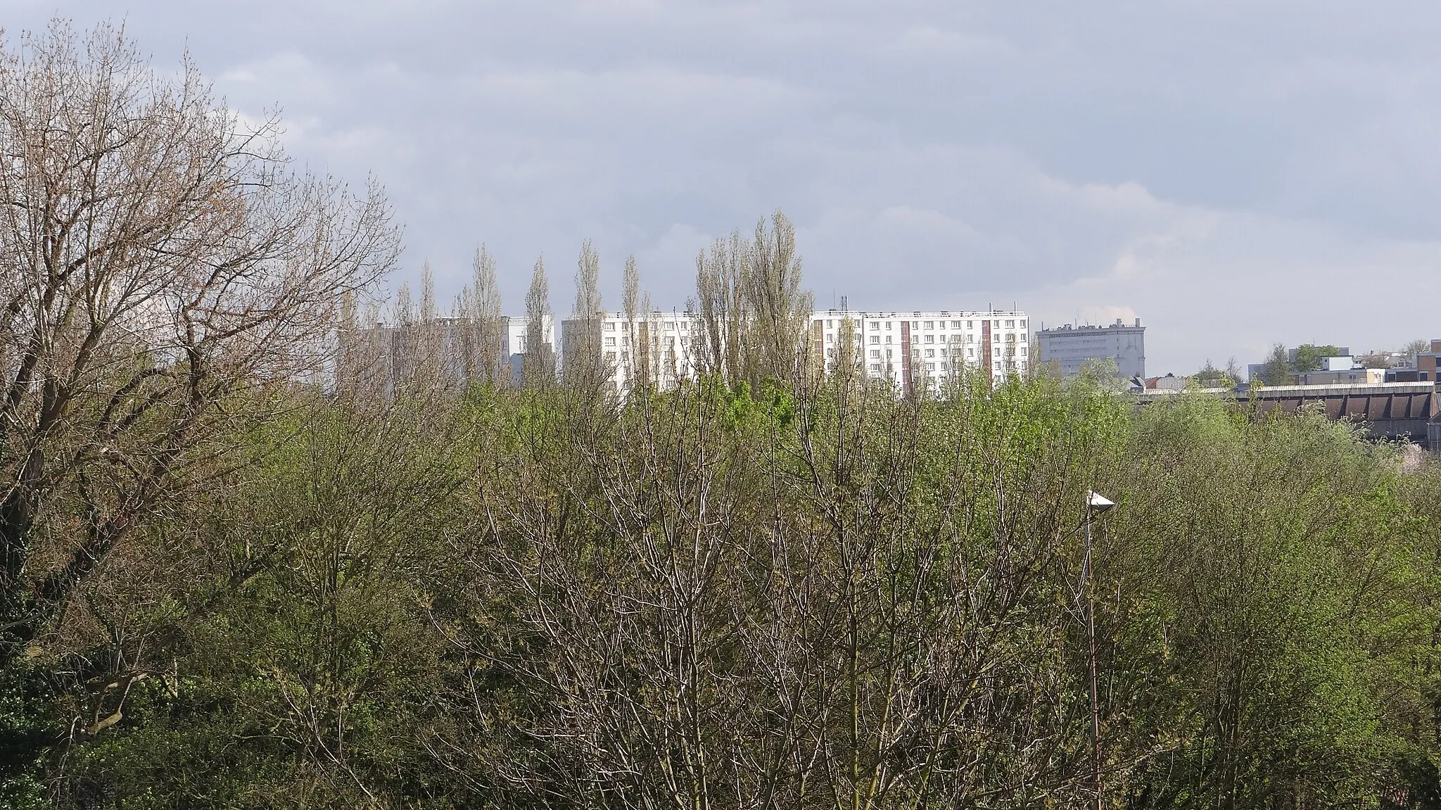 Photo showing: Barres du quartier Saint Michel Arras