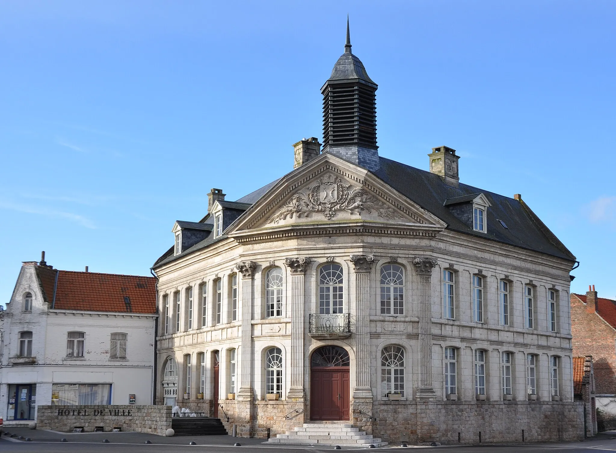 Photo showing: This building is inscrit au titre des monuments historiques de la France. It is indexed in the base Mérimée, a database of architectural heritage maintained by the French Ministry of Culture, under the reference PA00108426 .