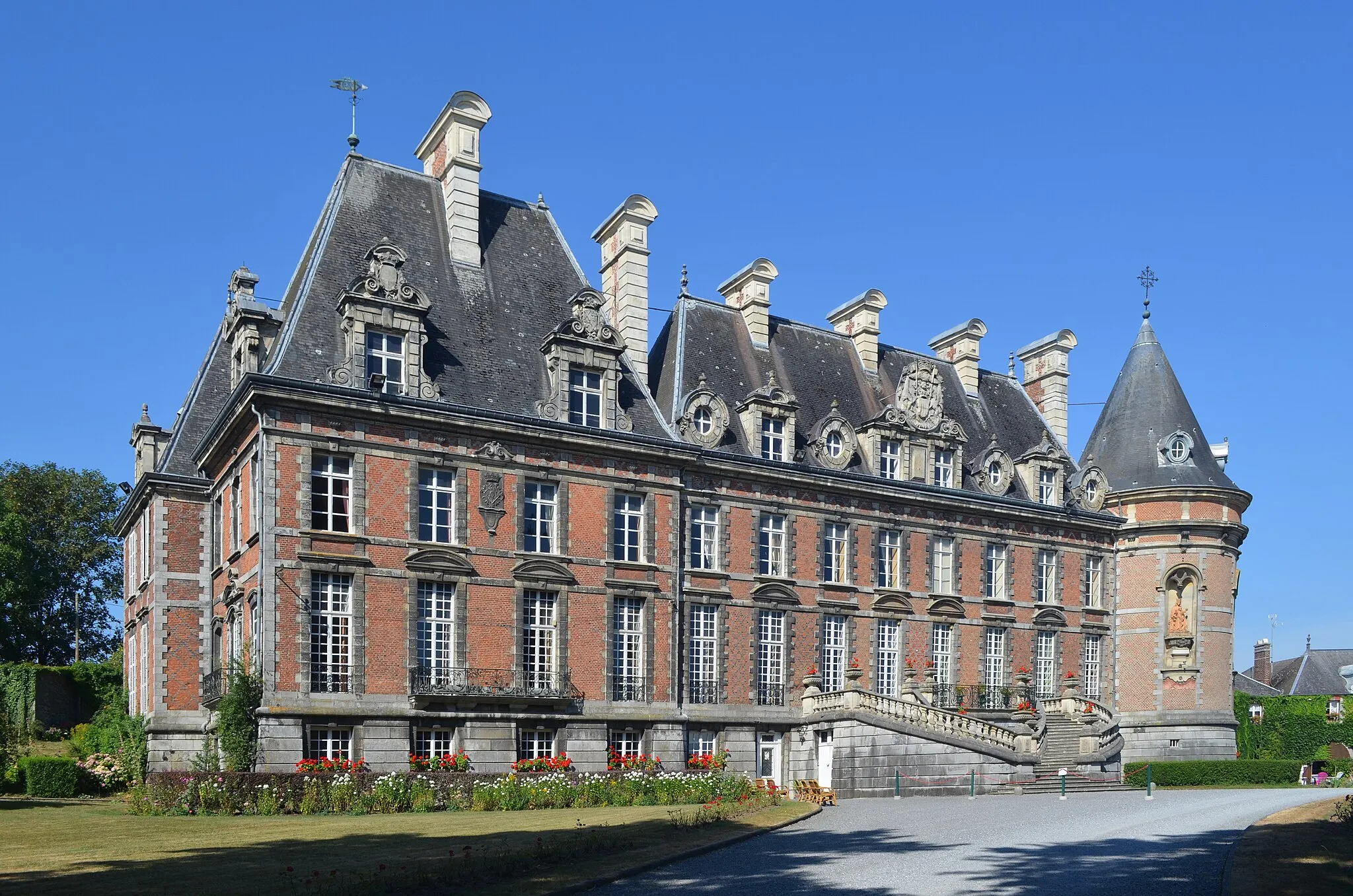 Photo showing: Castel of the house of Merode in Trélon (France).