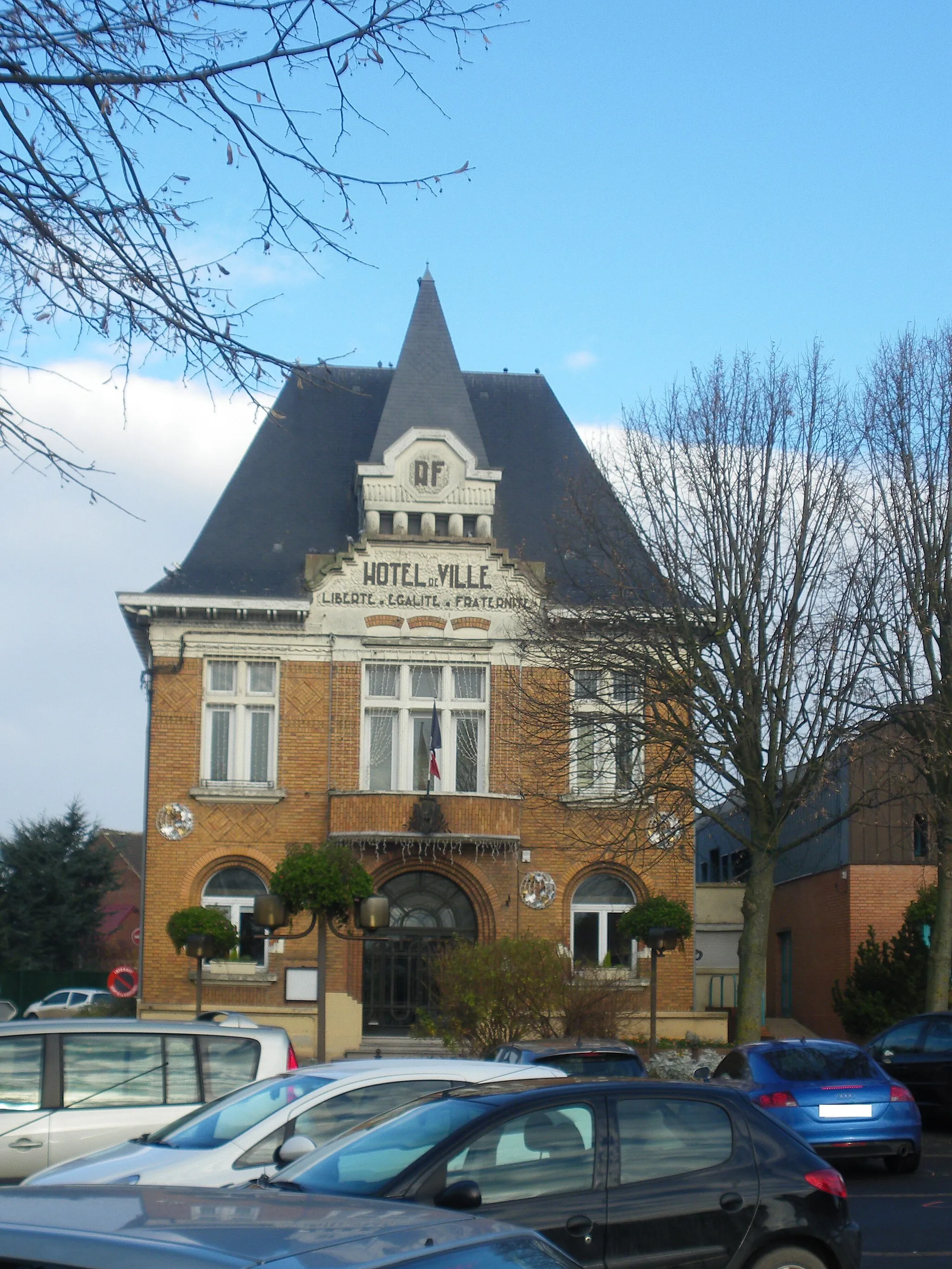 Photo showing: Vue de l'hôtel de ville de Vermelles.