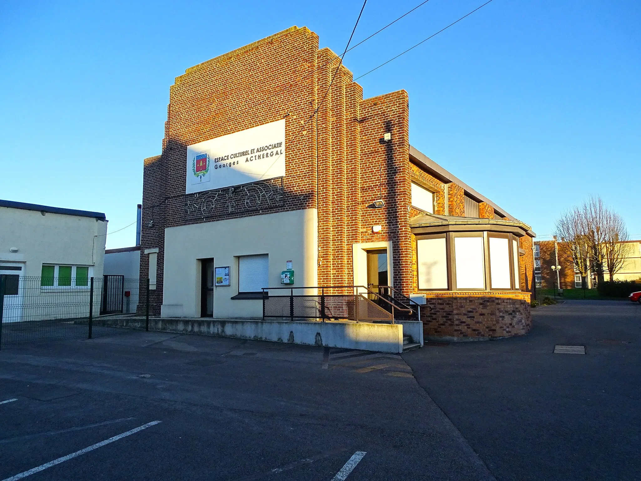 Photo showing: Salle Georges Achtergal pour événements culturels et associatifs (Vermelles).