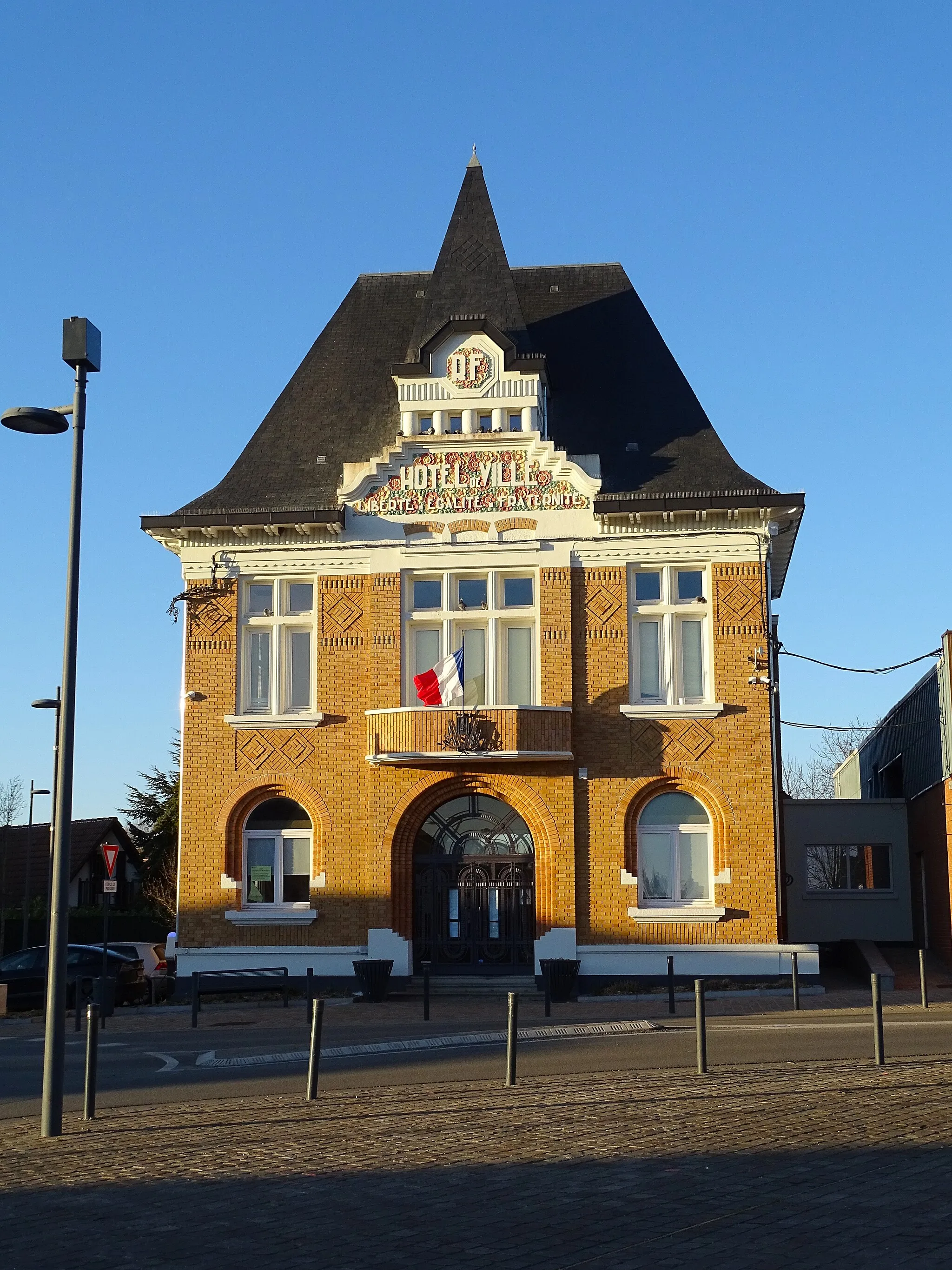 Photo showing: Hôtel de ville de Vermelles (62400).