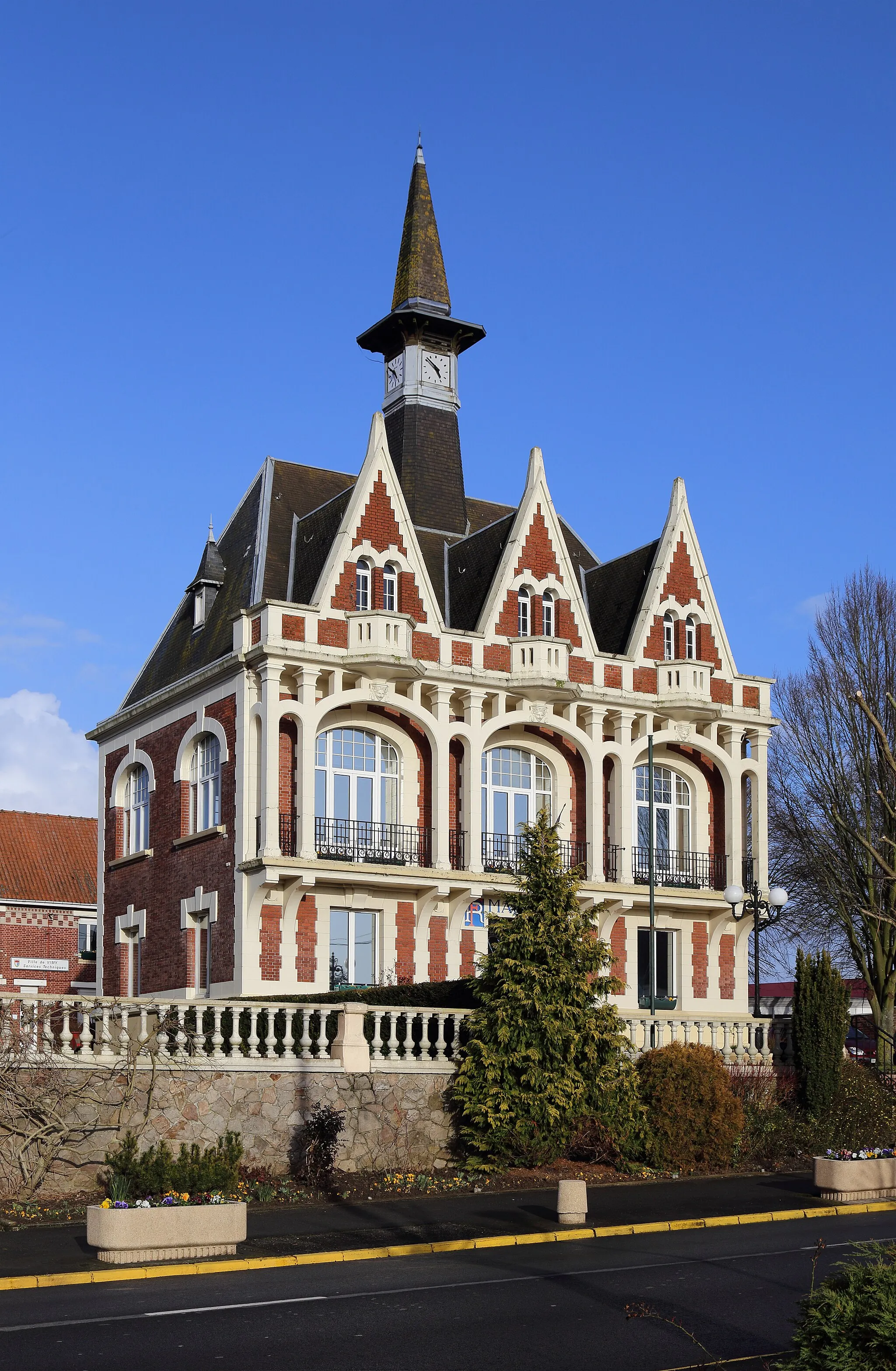 Photo showing: Vimy (département du Pas-de-Calais, France): town hall