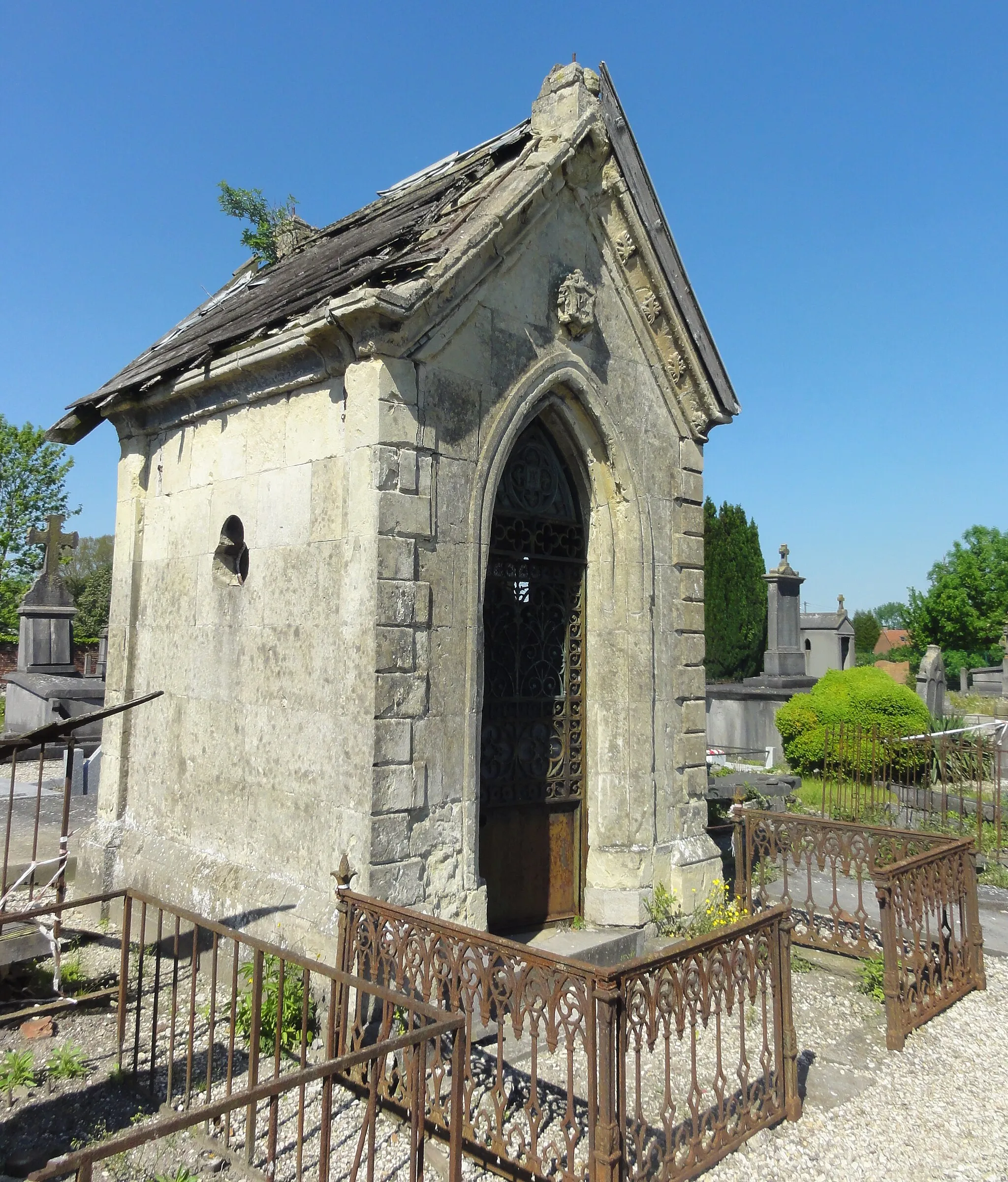 Photo showing: Depicted place: Cimetière de Wallers ancien