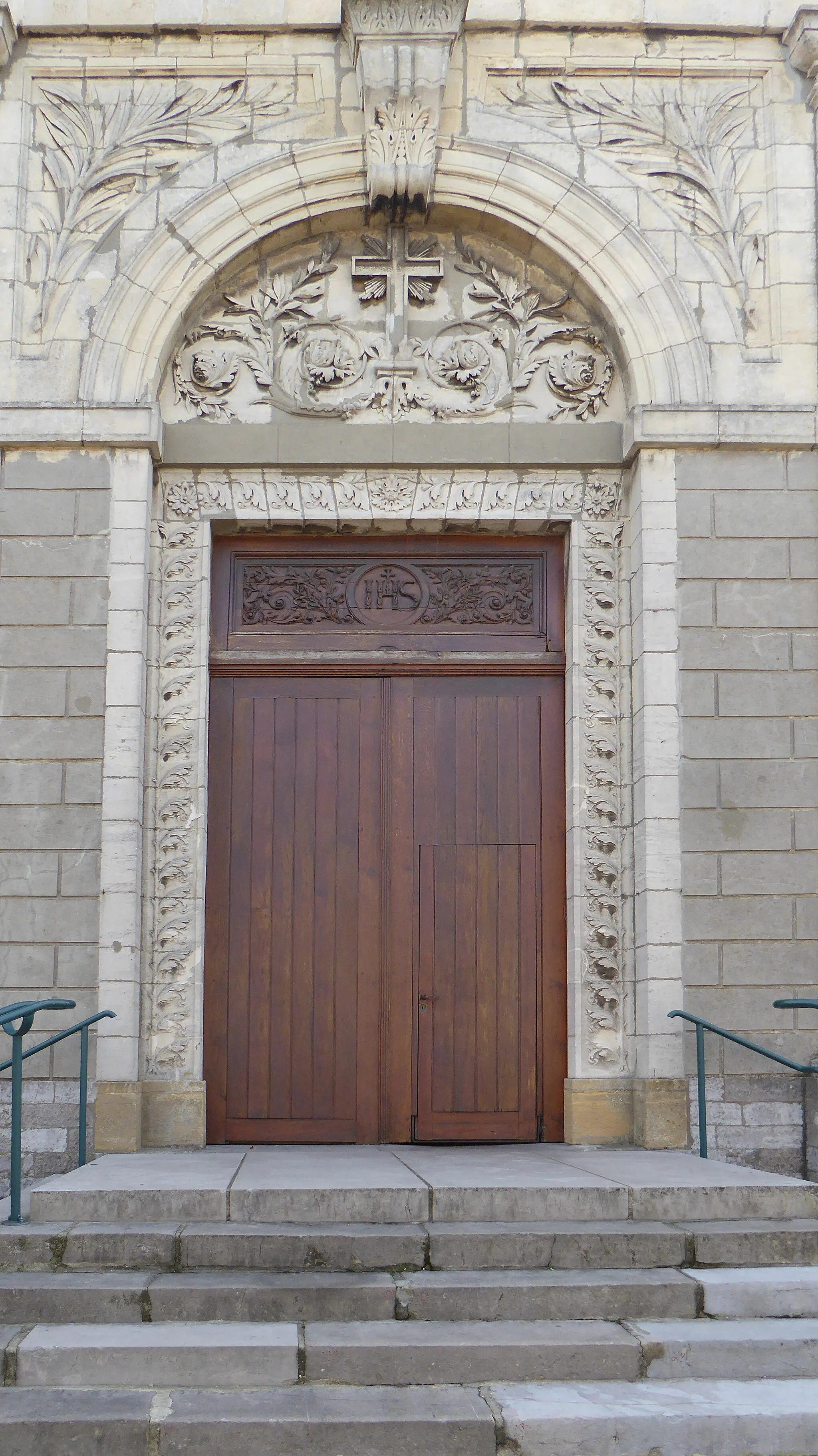 Photo showing: Église Saint-Pierre