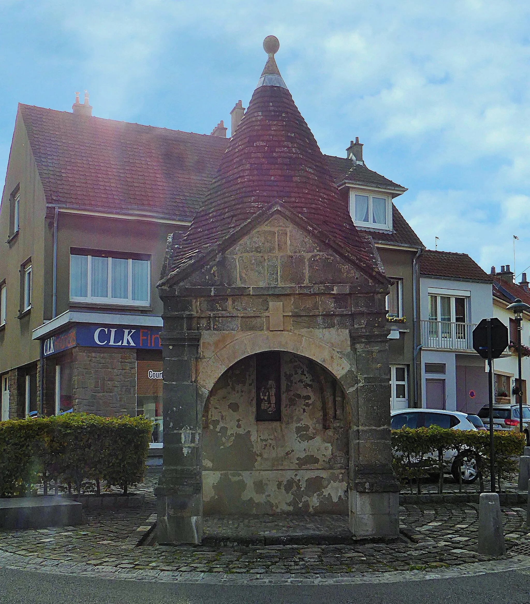 Photo showing: This building is indexed in the base Mérimée, a database of architectural heritage maintained by the French Ministry of Culture, under the reference PA00108450 .