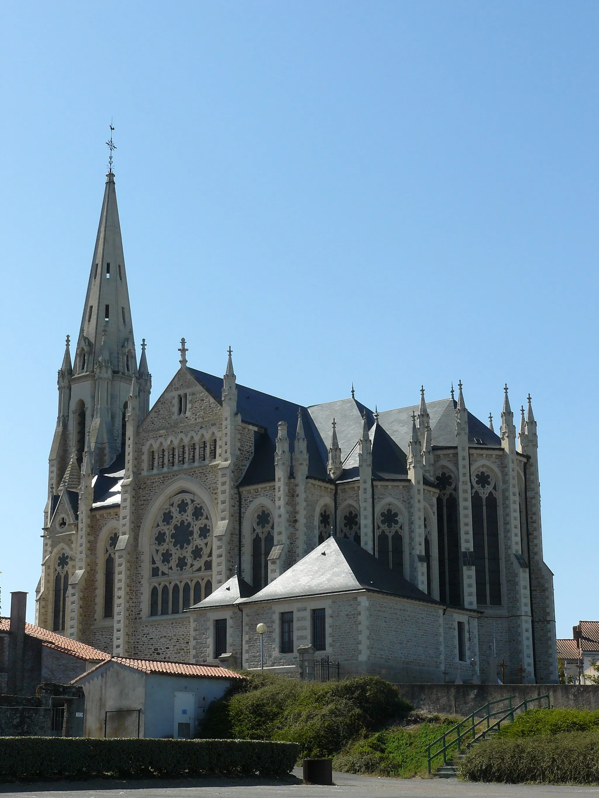 Photo showing: Church of Aigrefeuille-sur-Maine