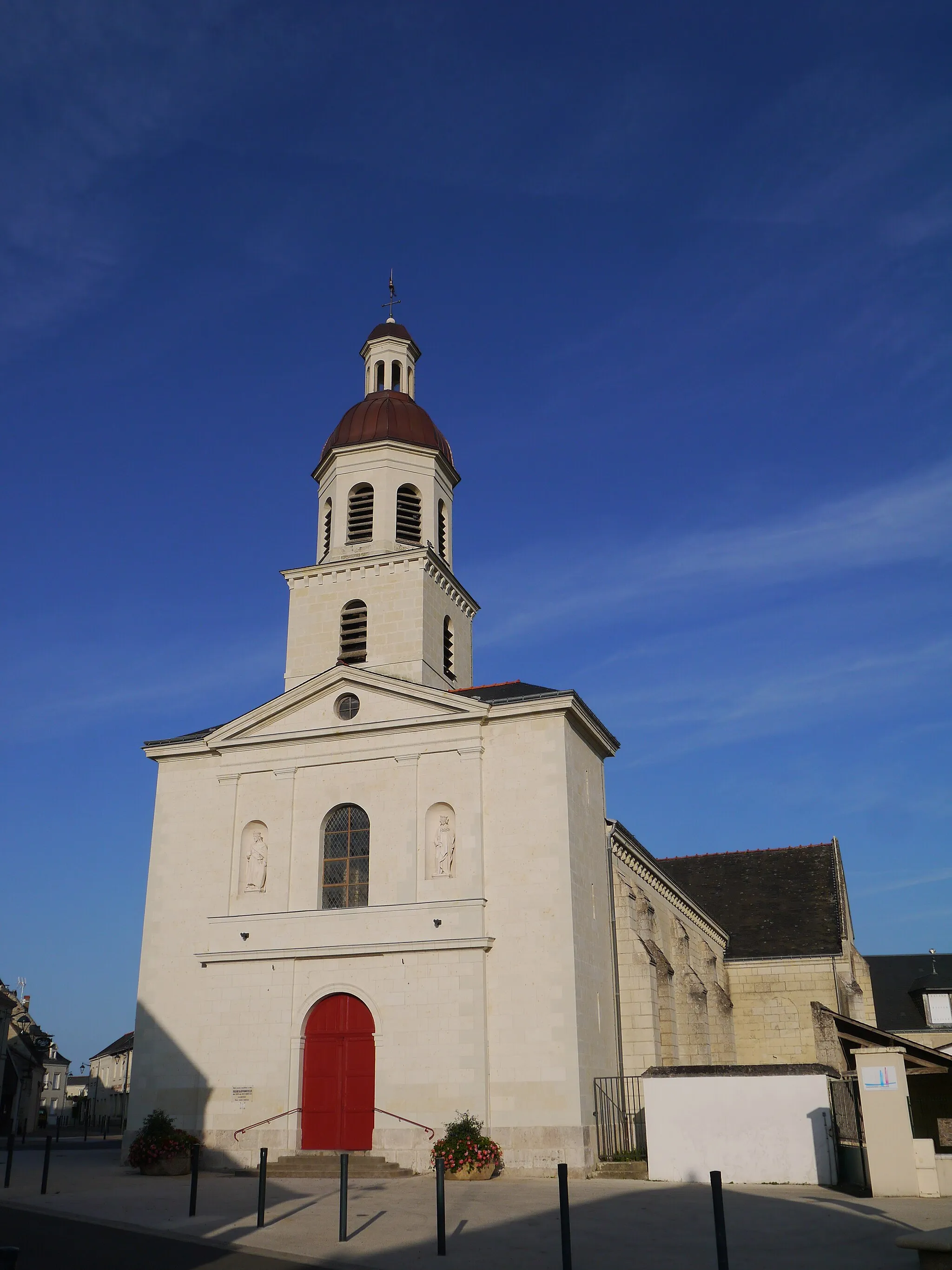 Photo showing: L'église Saint-Doucelin.