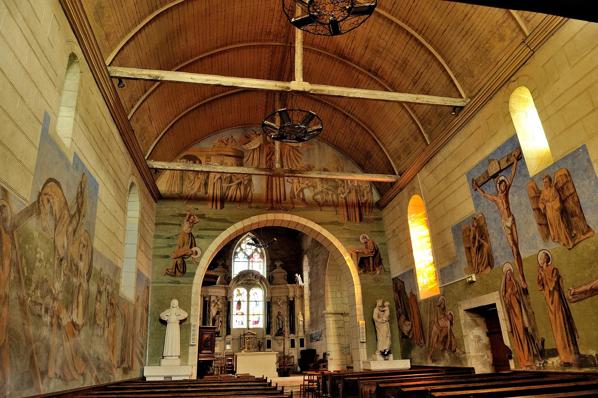 Photo showing: Intérieur de l'église Saint-Symphorien à Andard (49).
