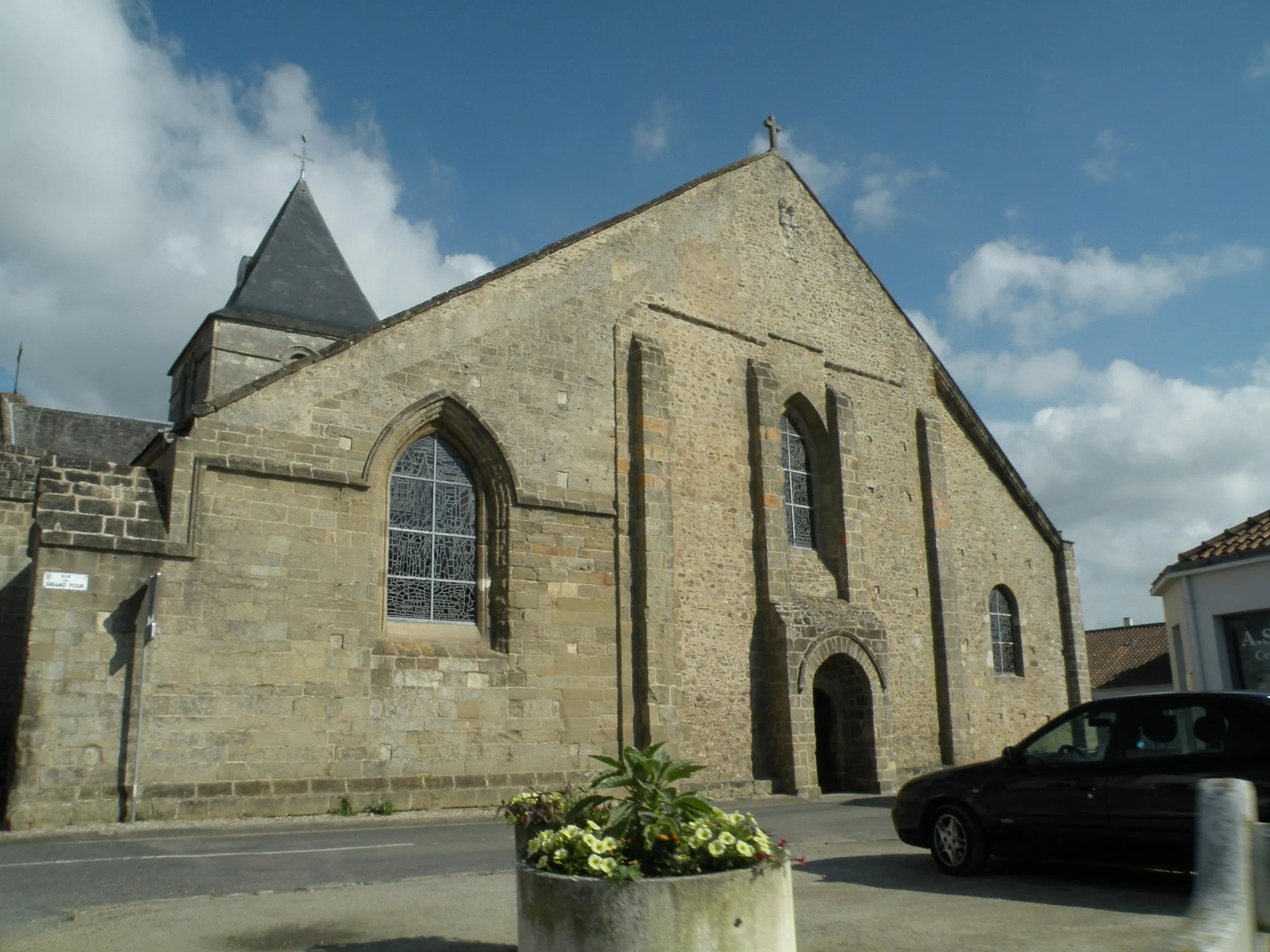 Photo showing: Saint-Philibert church in Beauvoir-sur-Mer.
