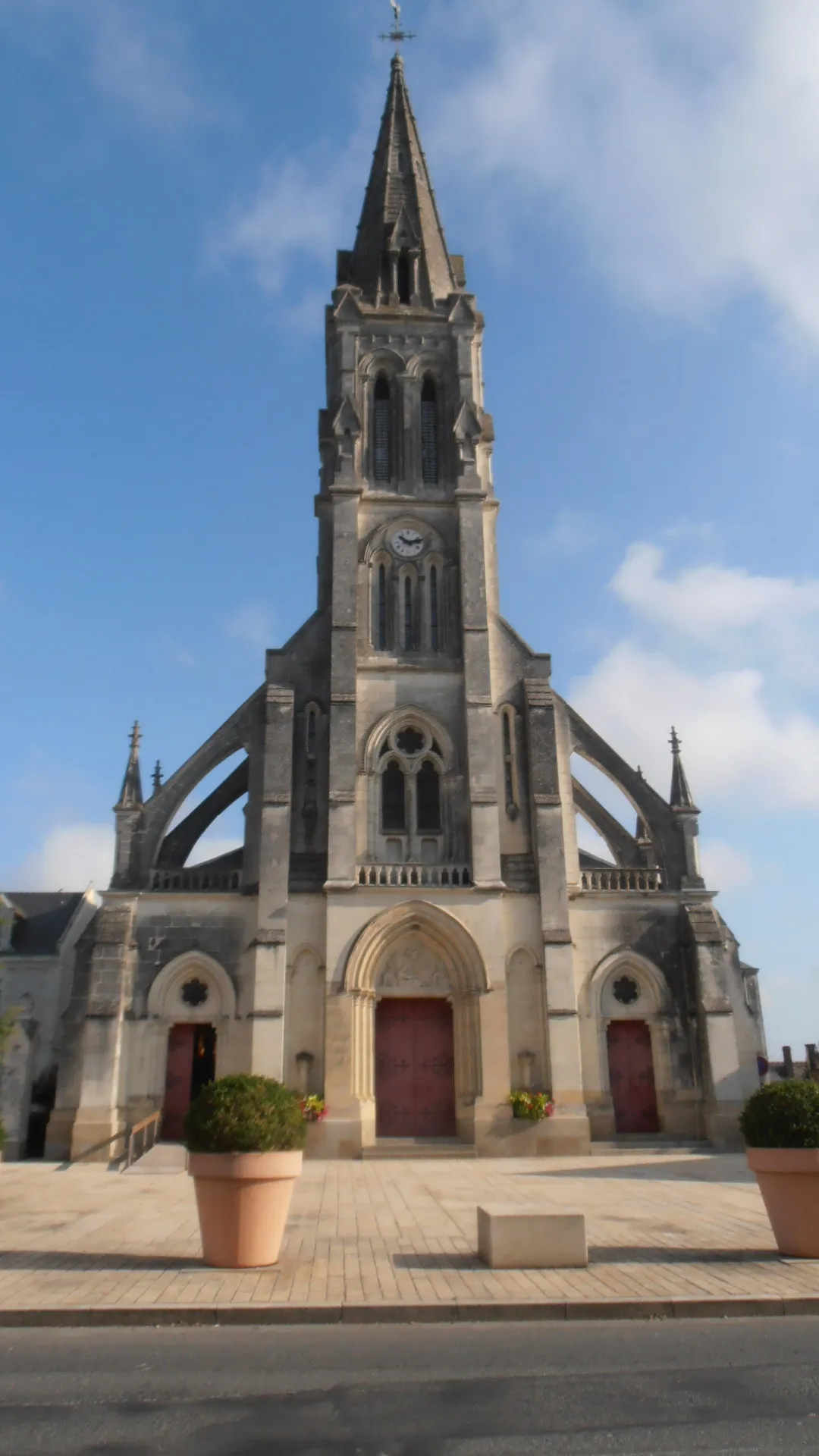 Photo showing: L'église de Bécon les granits