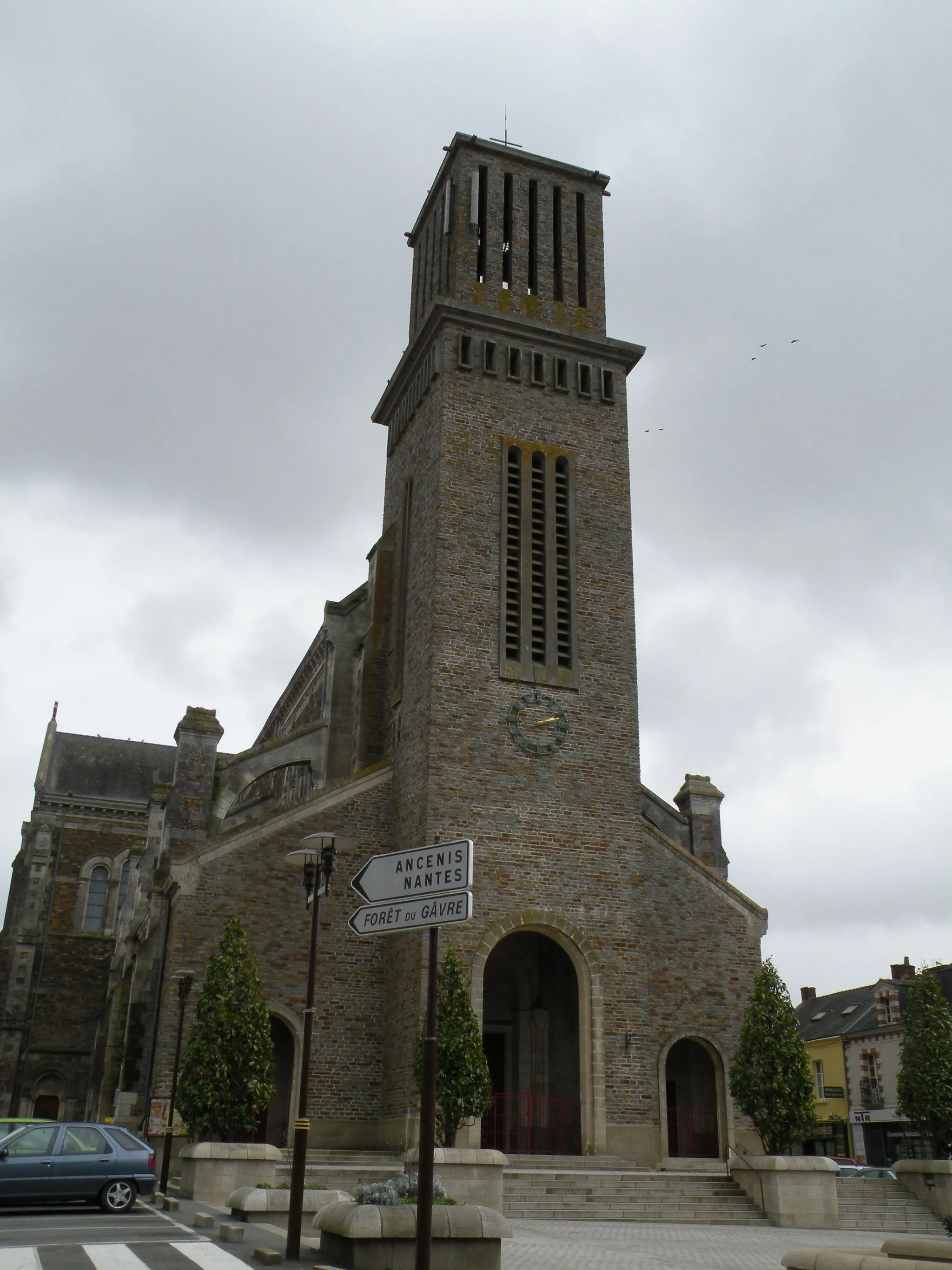 Photo showing: Church of Blain