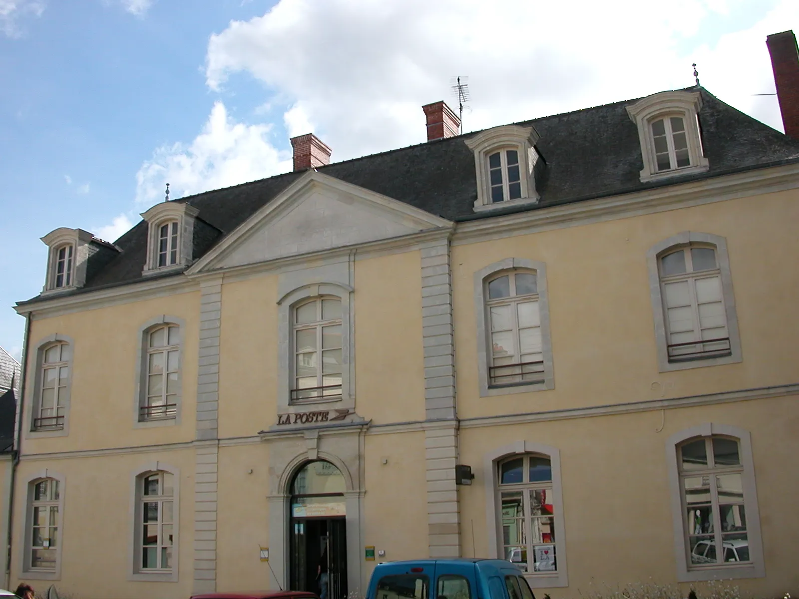 Photo showing: Main post office of Château-Gontier