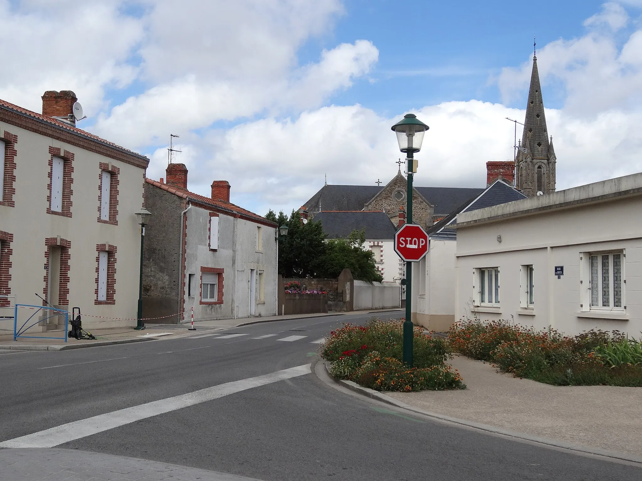 Photo showing: Bourg de Chéméré en 2013