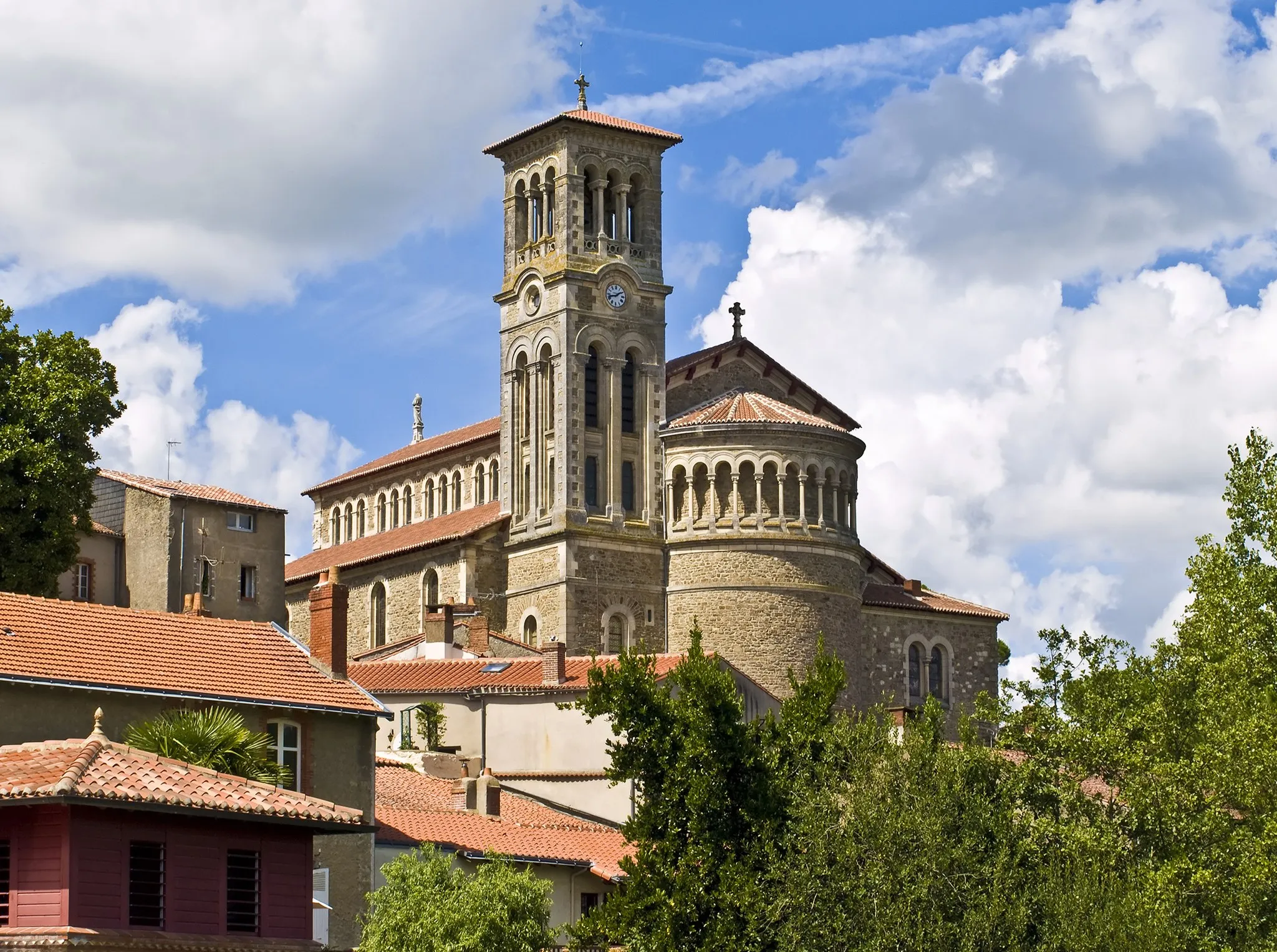 Photo showing: Notre-Dame church, in Clisson, near Nantes, in France.