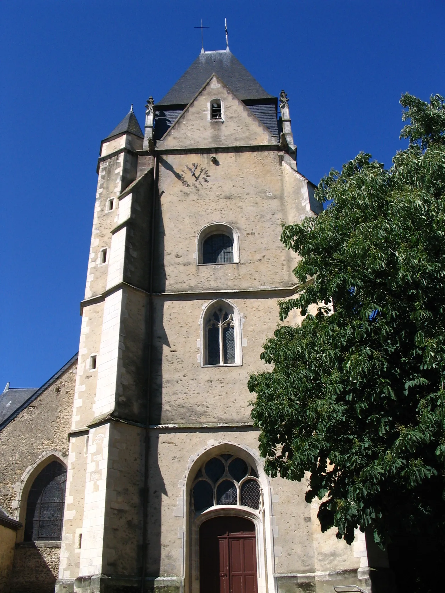 Photo showing: The church of Connerré, Sarthe, France.